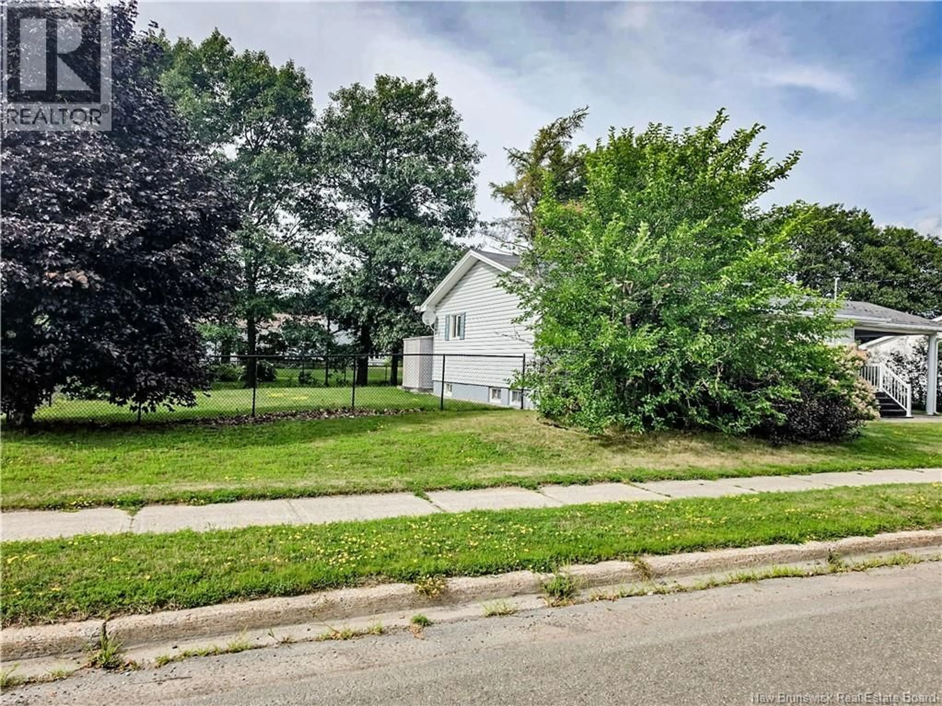 A pic from outside/outdoor area/front of a property/back of a property/a pic from drone, street for 22 RANKINE, Richibucto New Brunswick E4W4G7