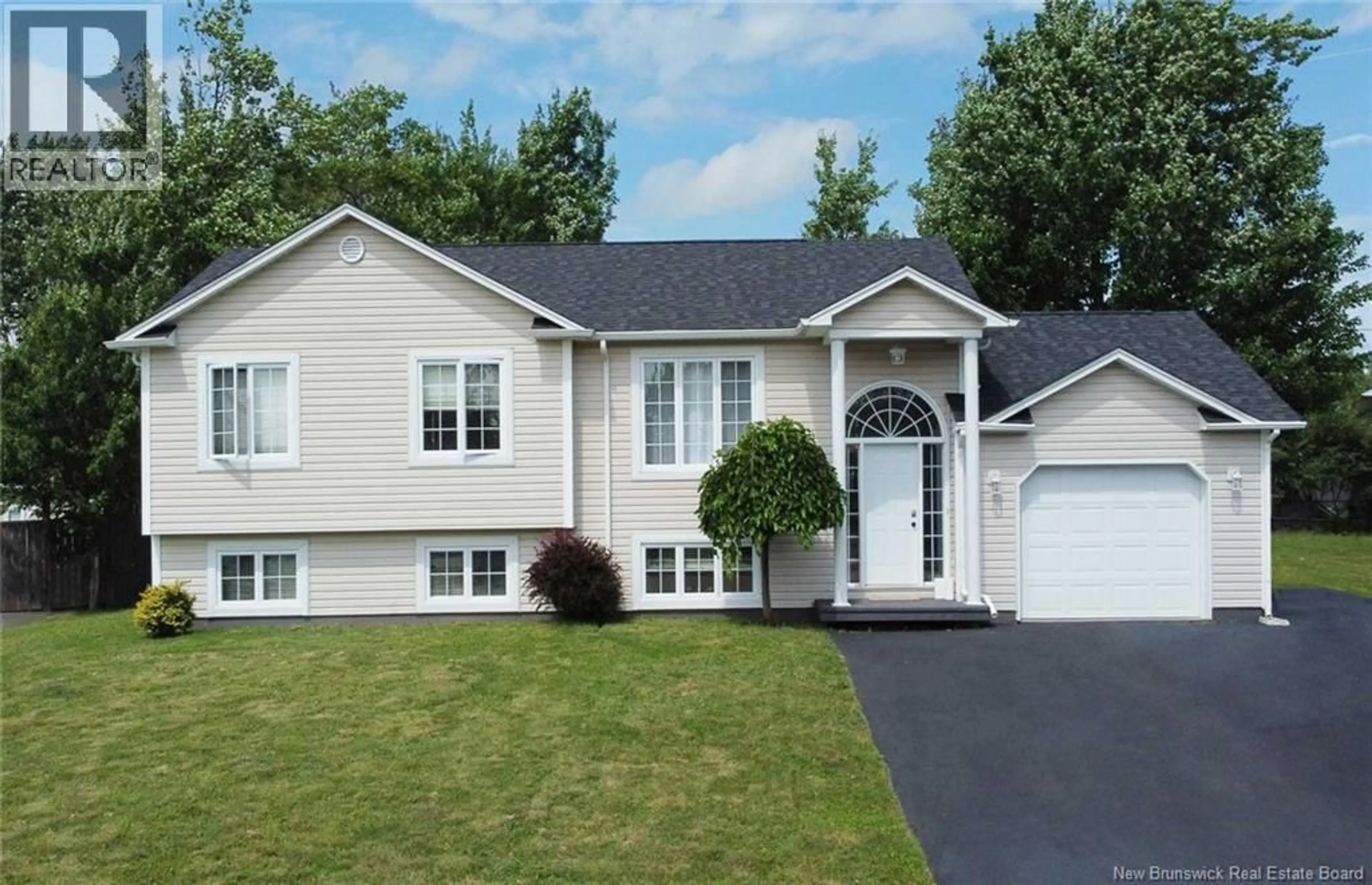 Home with vinyl exterior material, street for 28 FAIRISLE DRIVE, Moncton New Brunswick E1G5J6