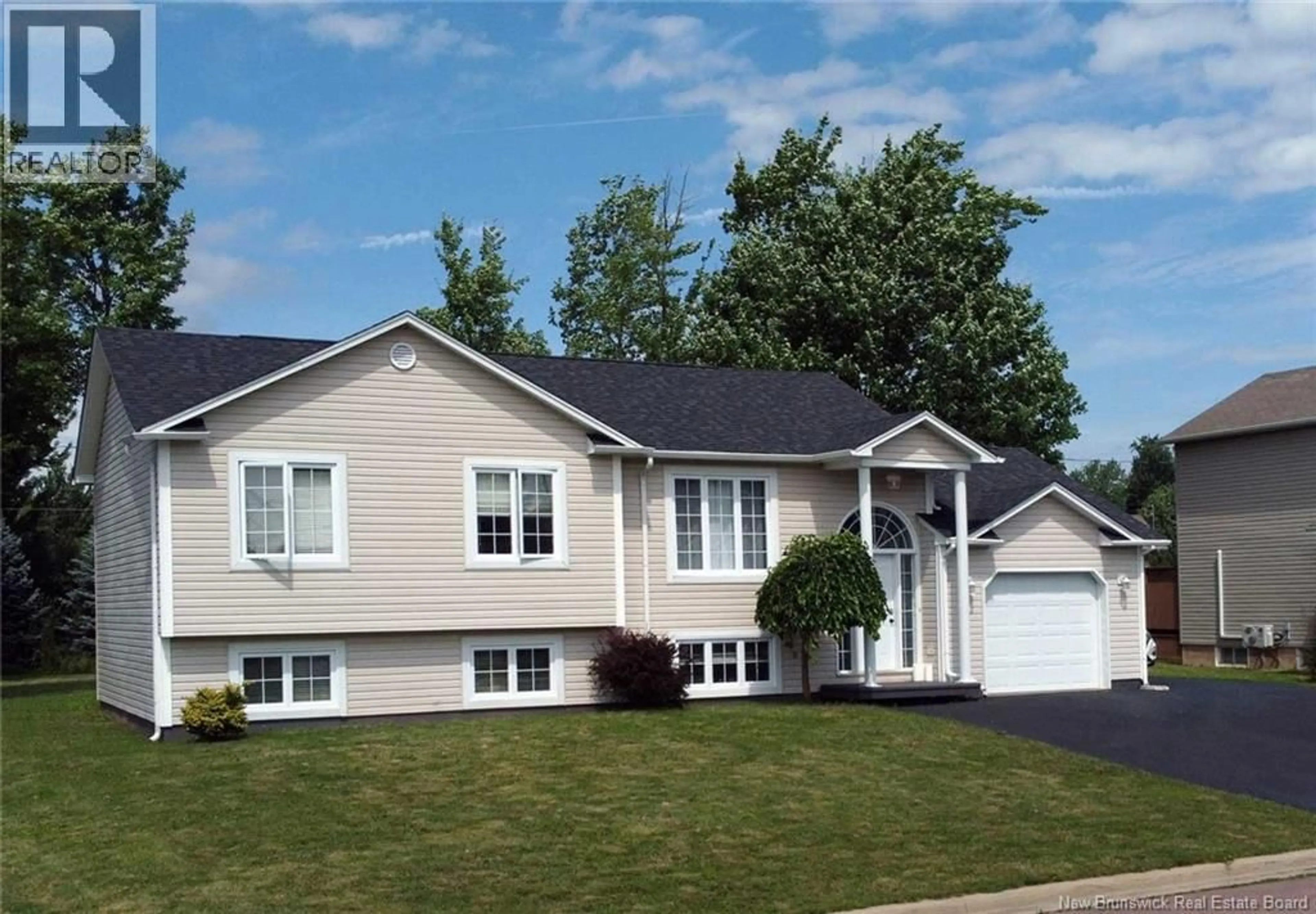 Home with vinyl exterior material, street for 28 FAIRISLE DRIVE, Moncton New Brunswick E1G5J6