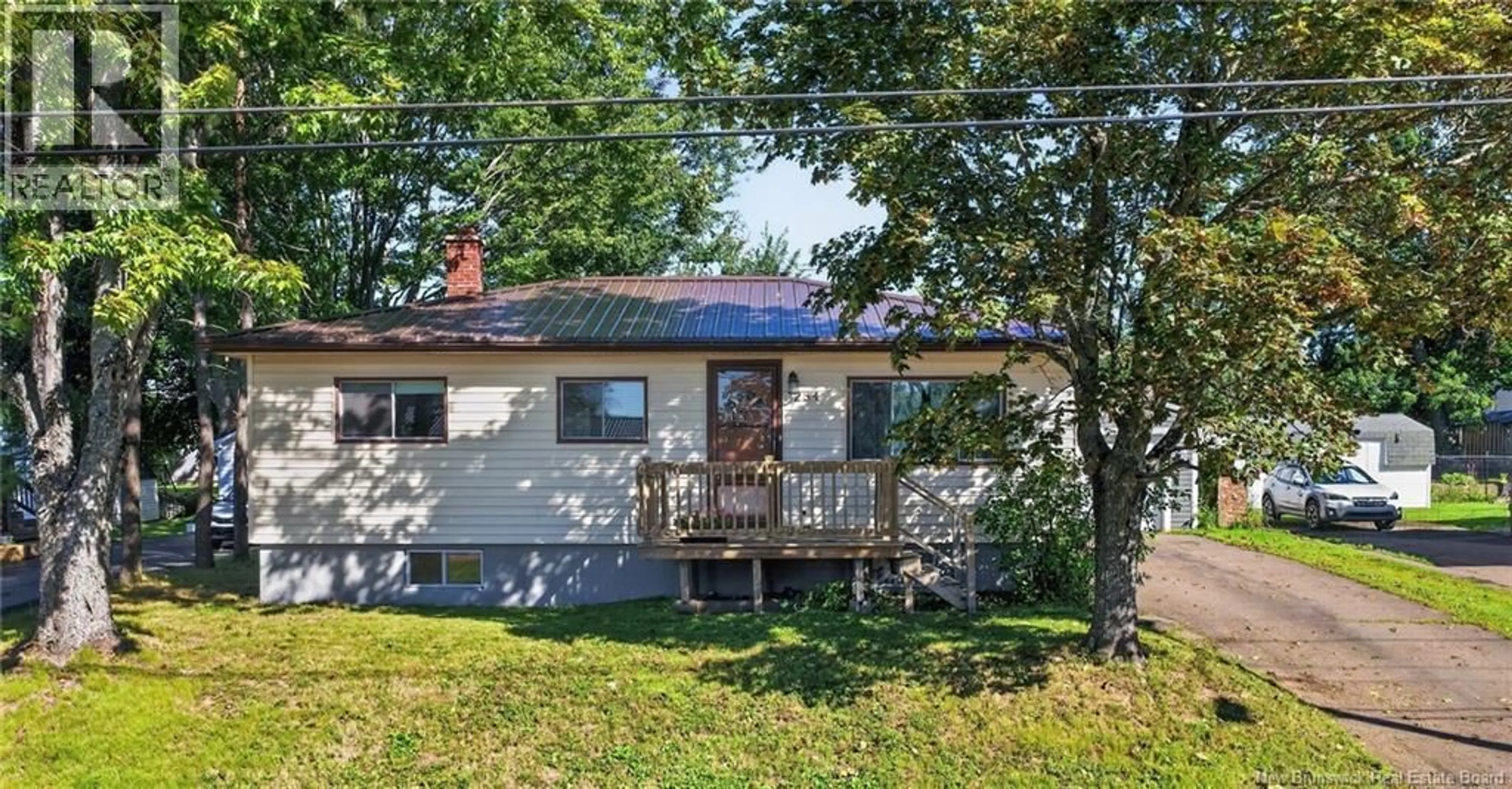 Home with vinyl exterior material, unknown for 284 WHITEPINE ROAD, Riverview New Brunswick E1B3M2