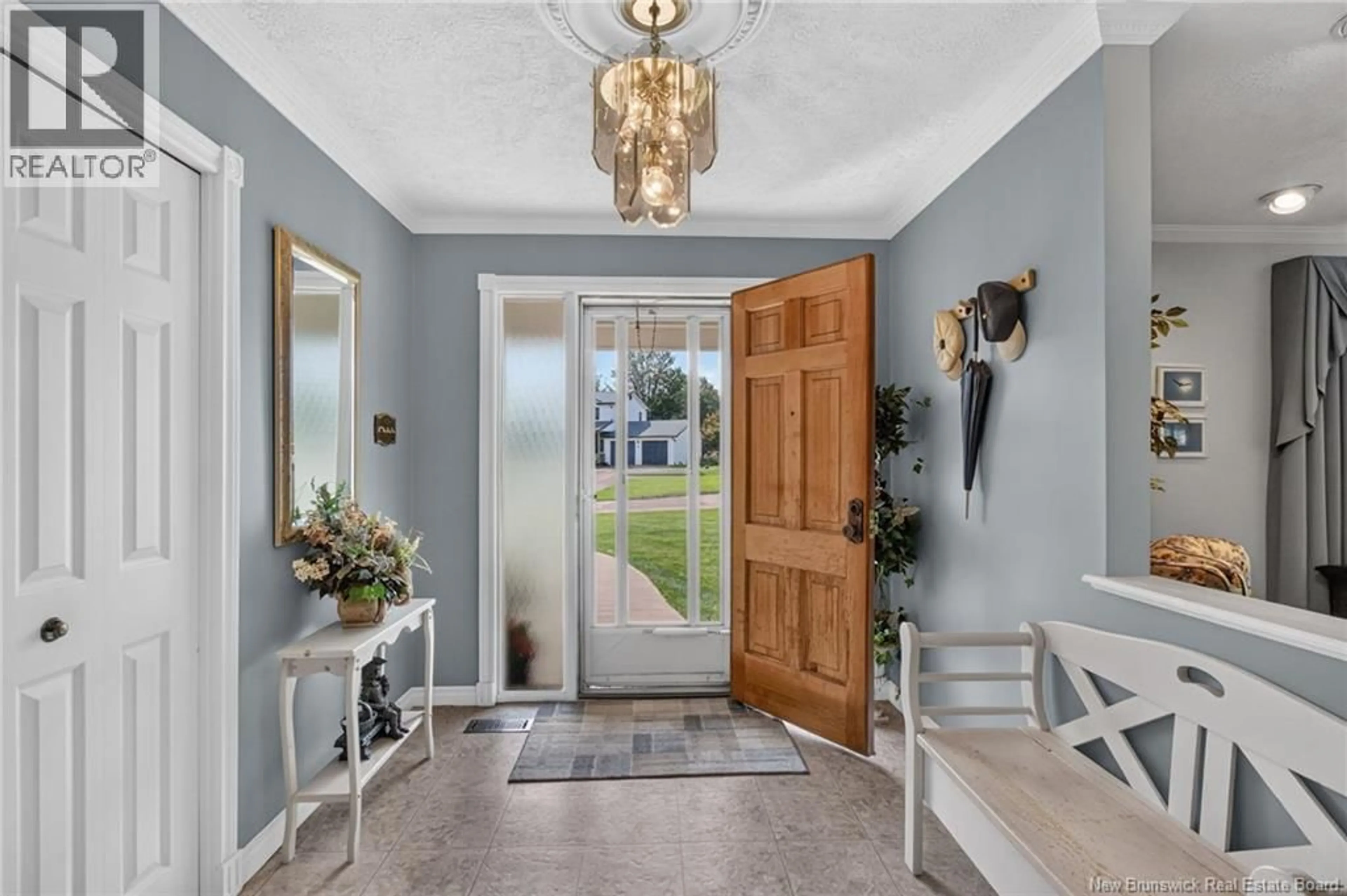 Indoor entryway for 67 TEAKWOOD WAY, Moncton New Brunswick E1G1T3