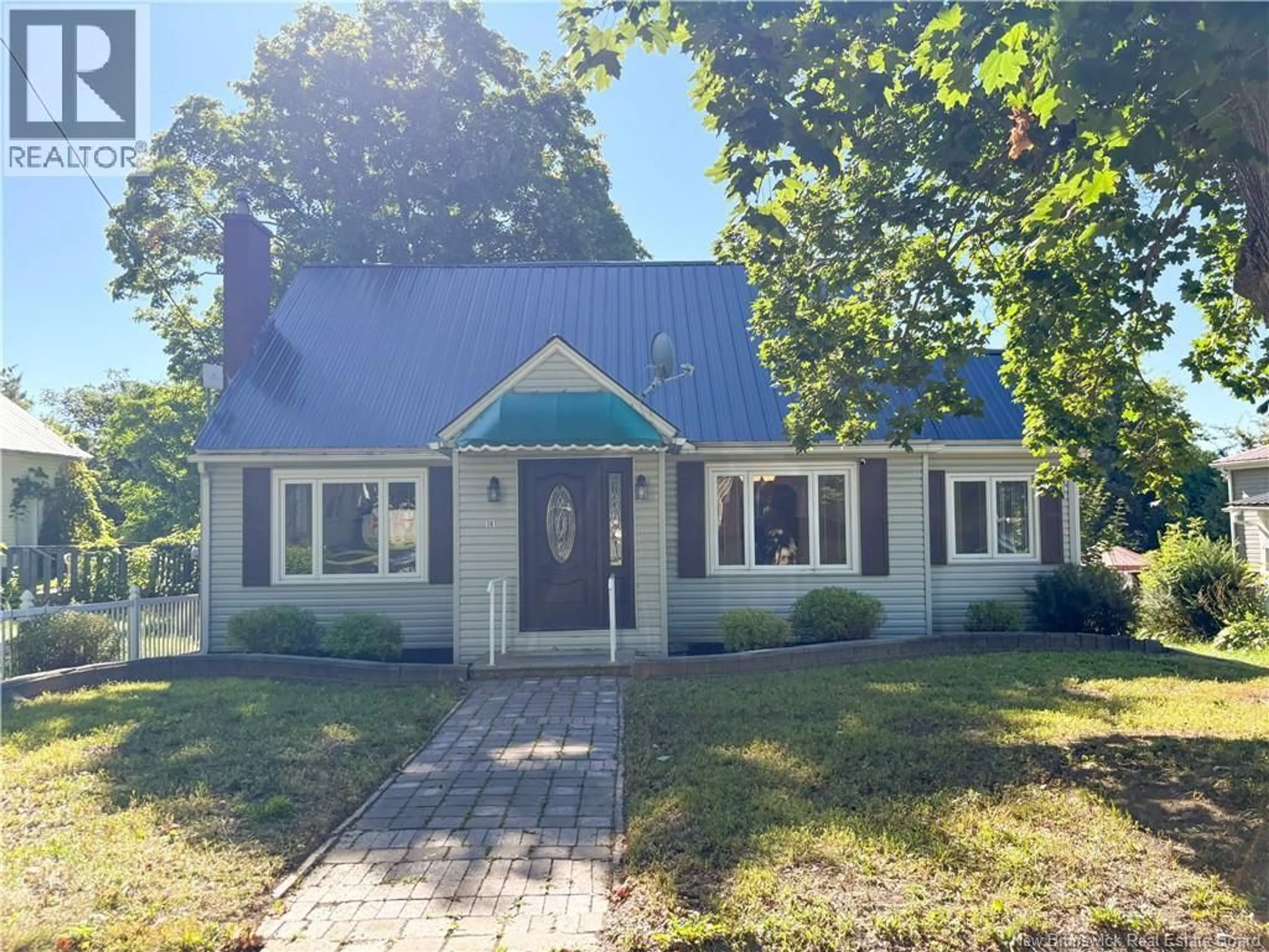 Home with vinyl exterior material, street for 161 UNION STREET, Woodstock New Brunswick E7M2W6