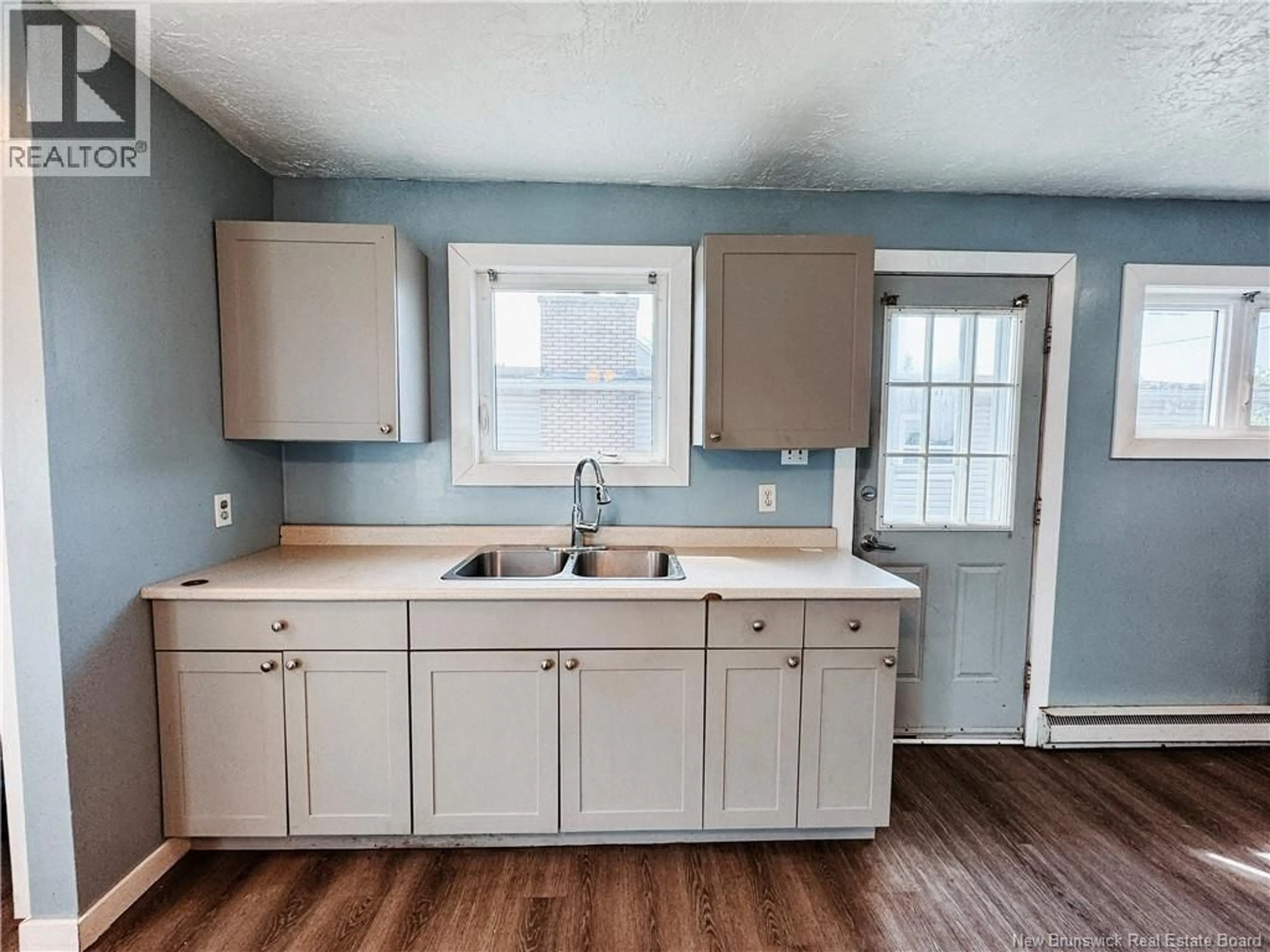 Standard kitchen, unknown for 118 CEDAR STREET, Moncton New Brunswick E1C7L4