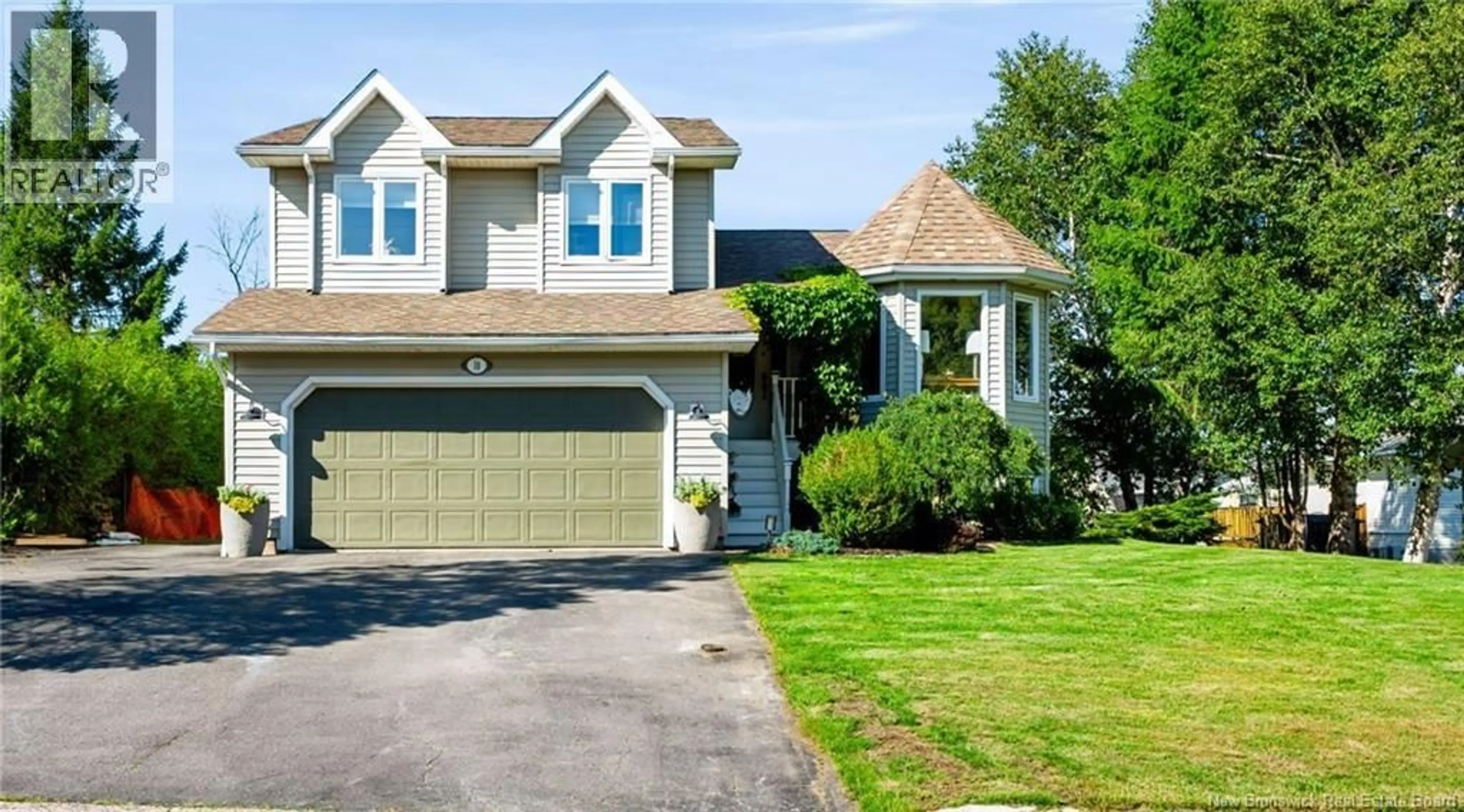 Home with vinyl exterior material, street for 10 CULLINAN AVENUE, Saint John New Brunswick E2M7X5