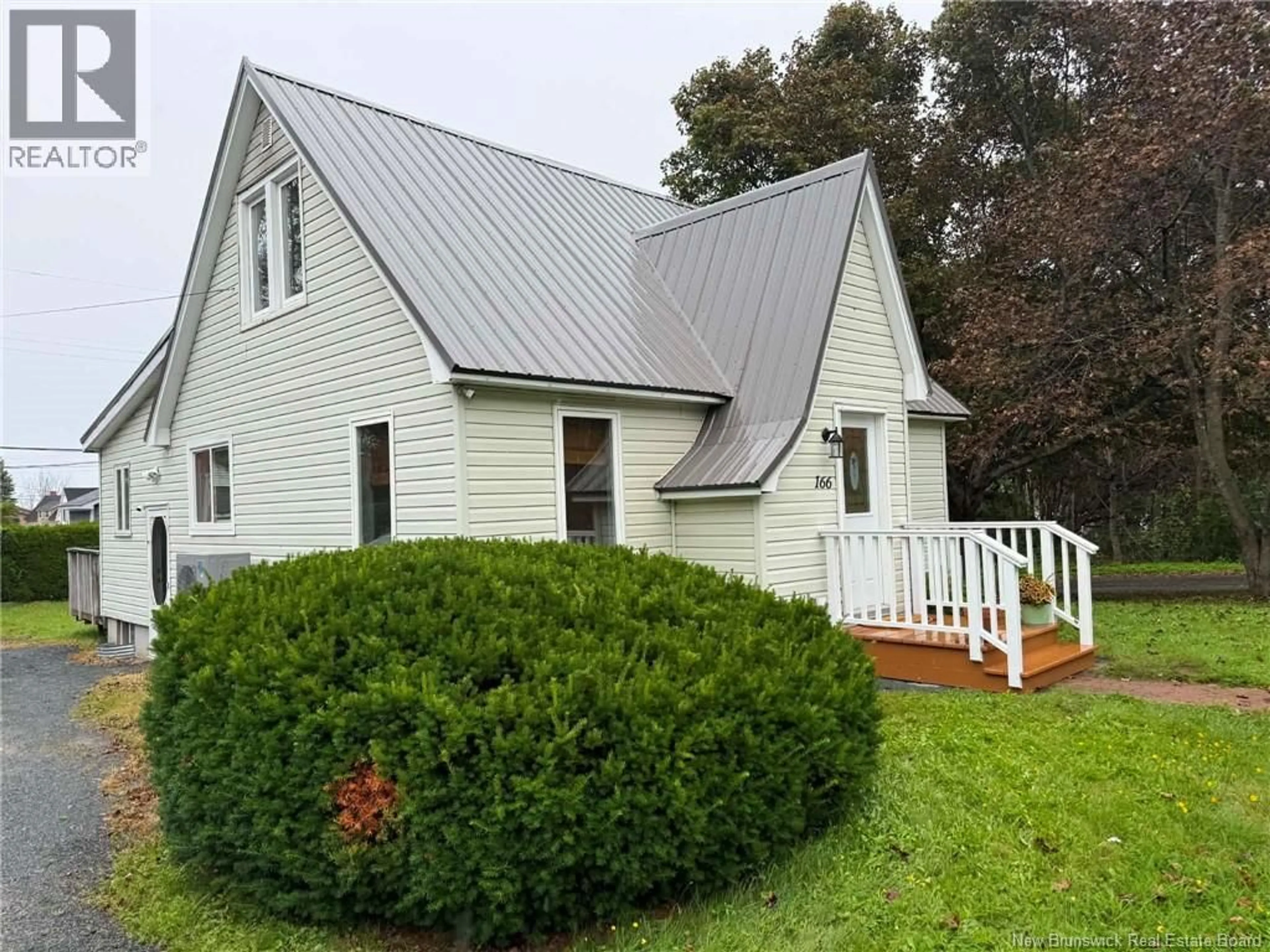 Home with vinyl exterior material, unknown for 166 RITCHIE AVENUE, Miramichi New Brunswick E1V2E9