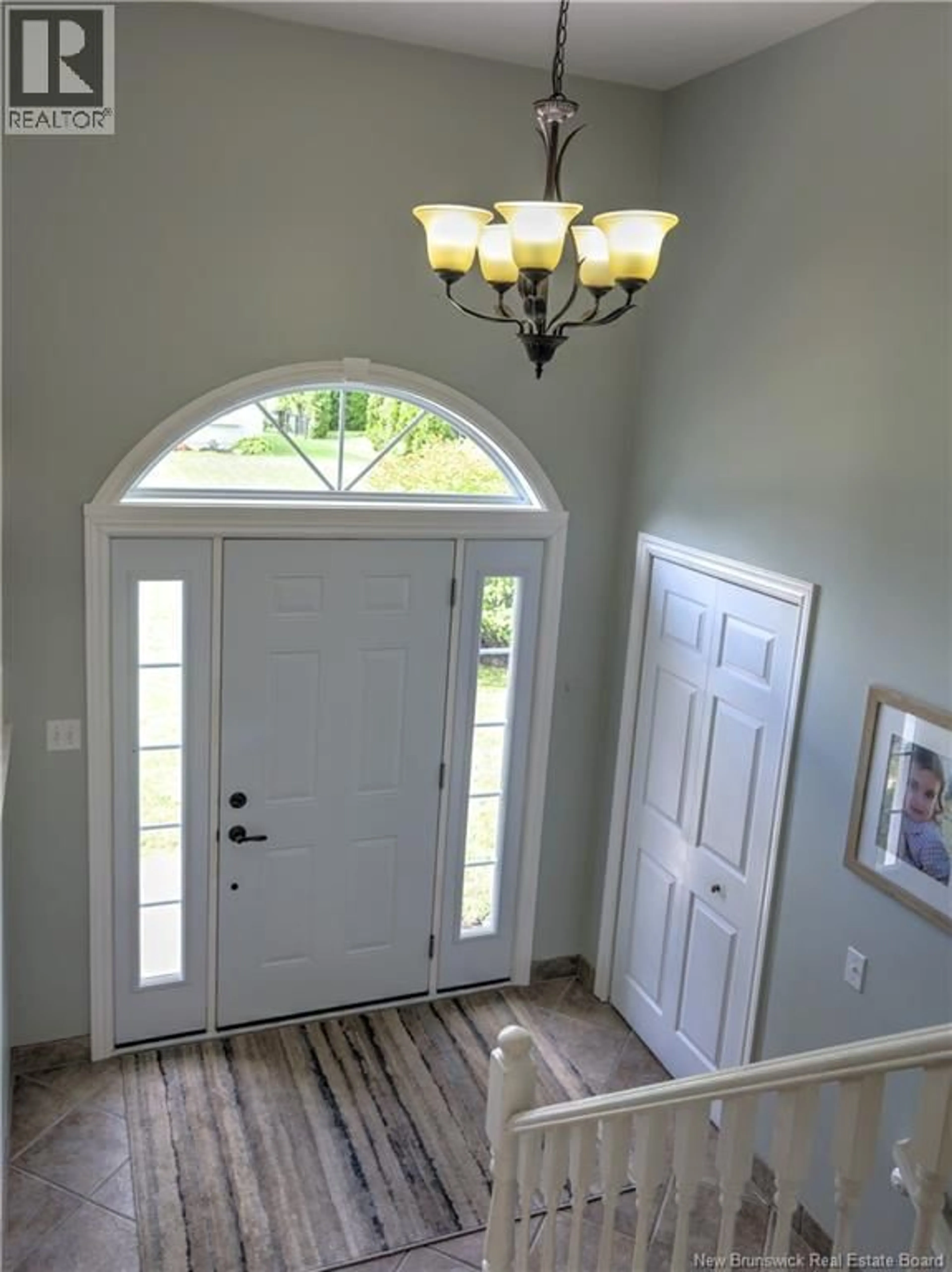 Indoor entryway for 41 CRAIG STREET, Oromocto New Brunswick E2V2R4