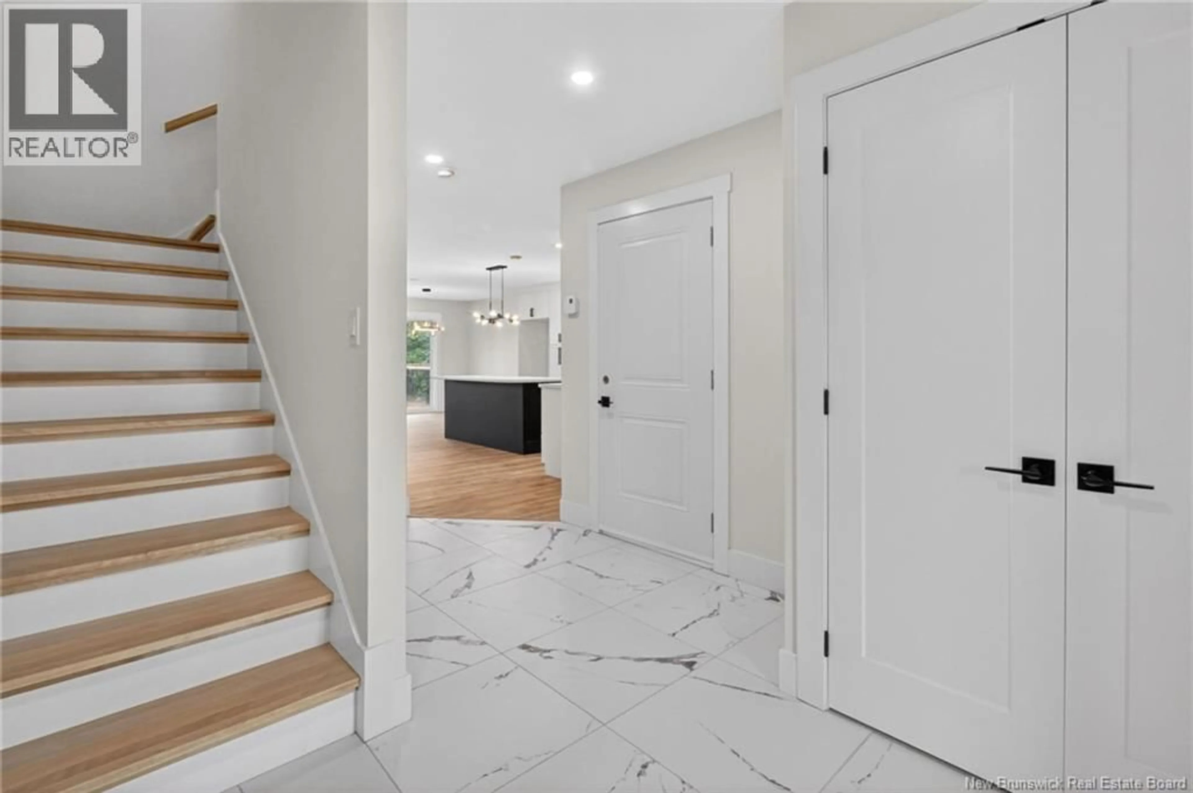 Indoor entryway for 110 FRANCFORT CRESCENT, Moncton New Brunswick E1G5W6