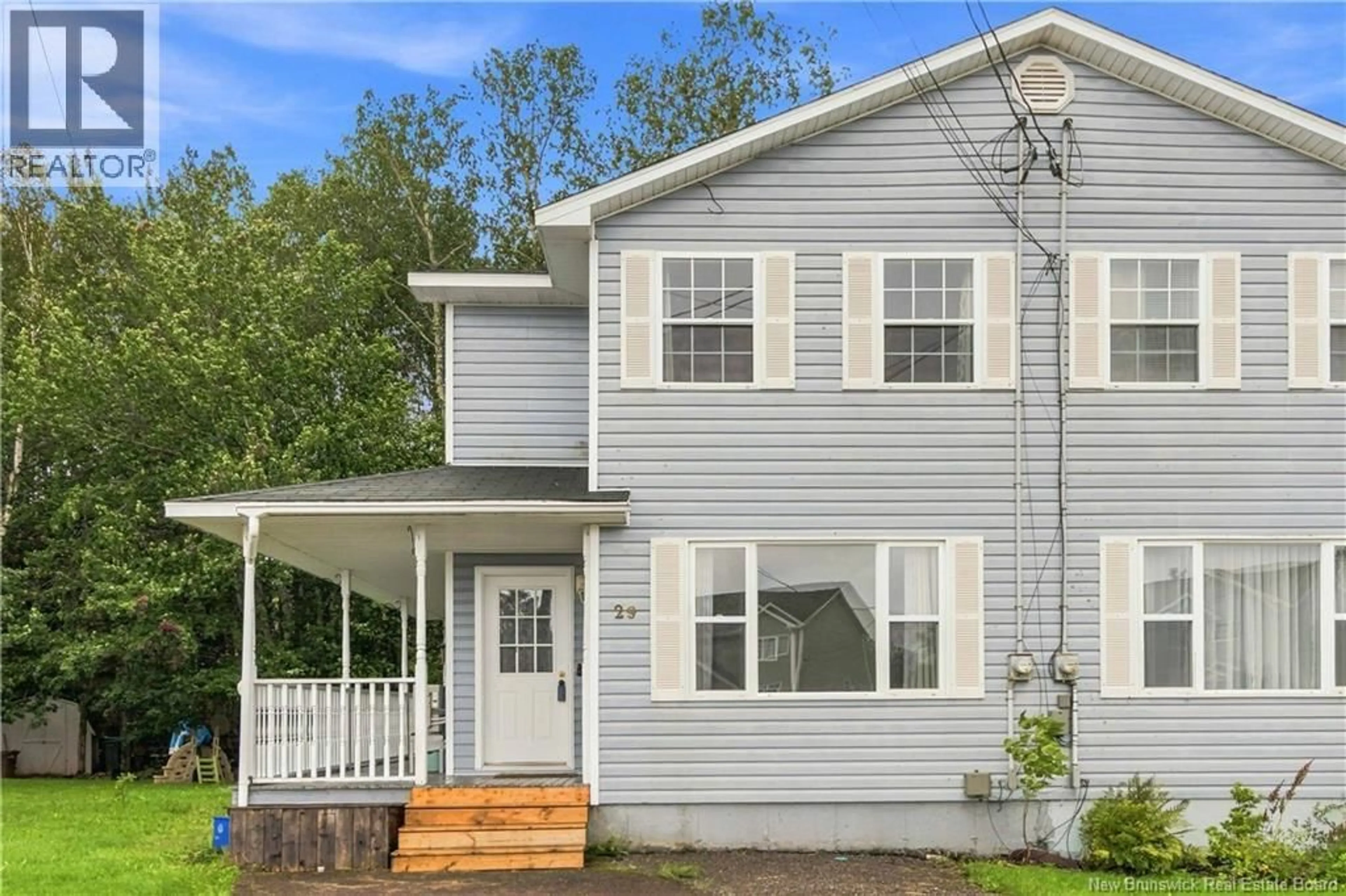 Home with vinyl exterior material, street for 29 GLENVIEW COURT, Riverview New Brunswick E1B4X7