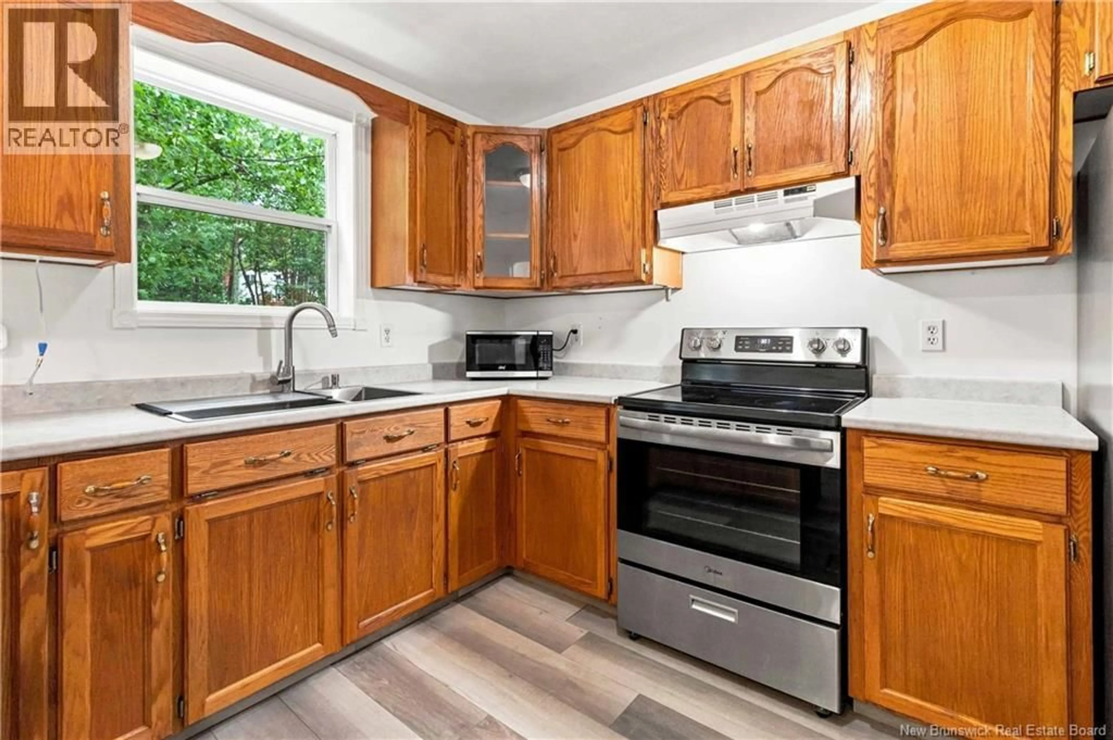 Standard kitchen, unknown for 29 GLENVIEW COURT, Riverview New Brunswick E1B4X7