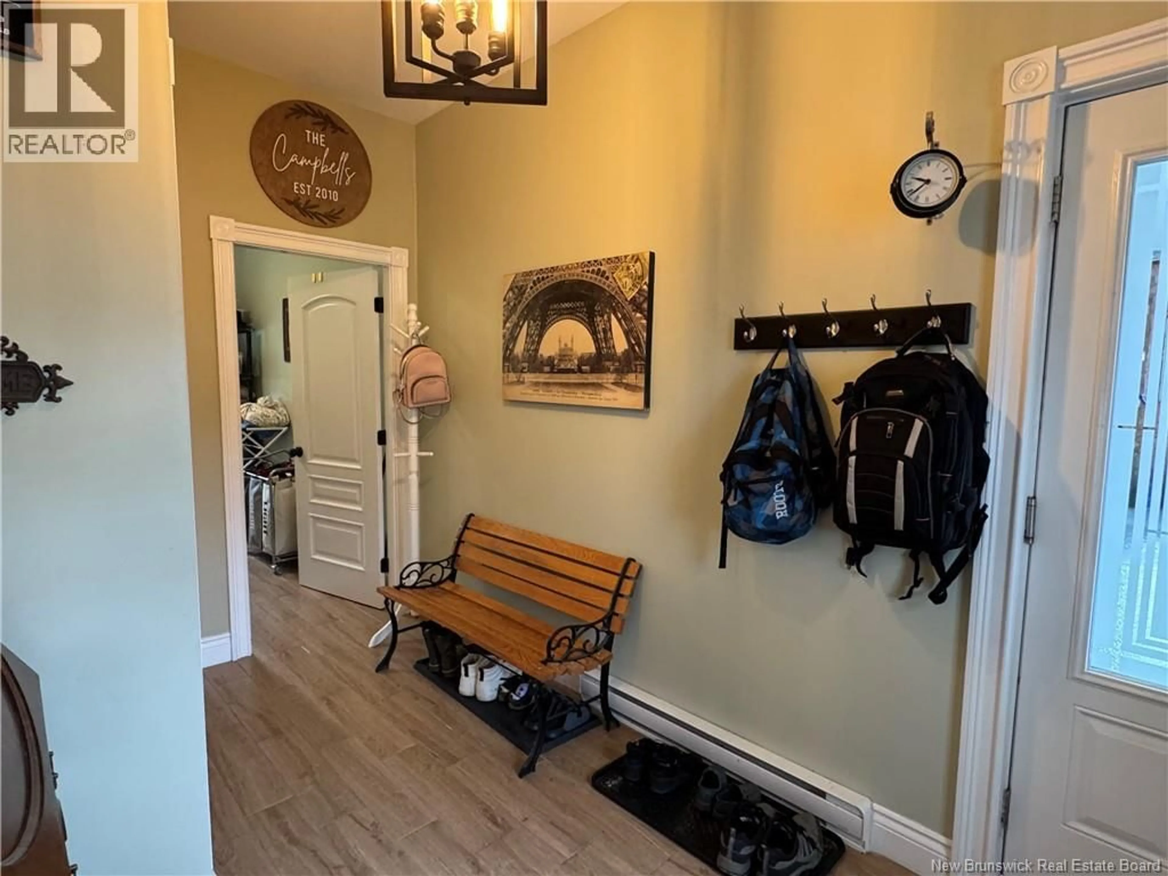 Indoor entryway for 164 HOULTON ST, Woodstock New Brunswick E7M1Z1