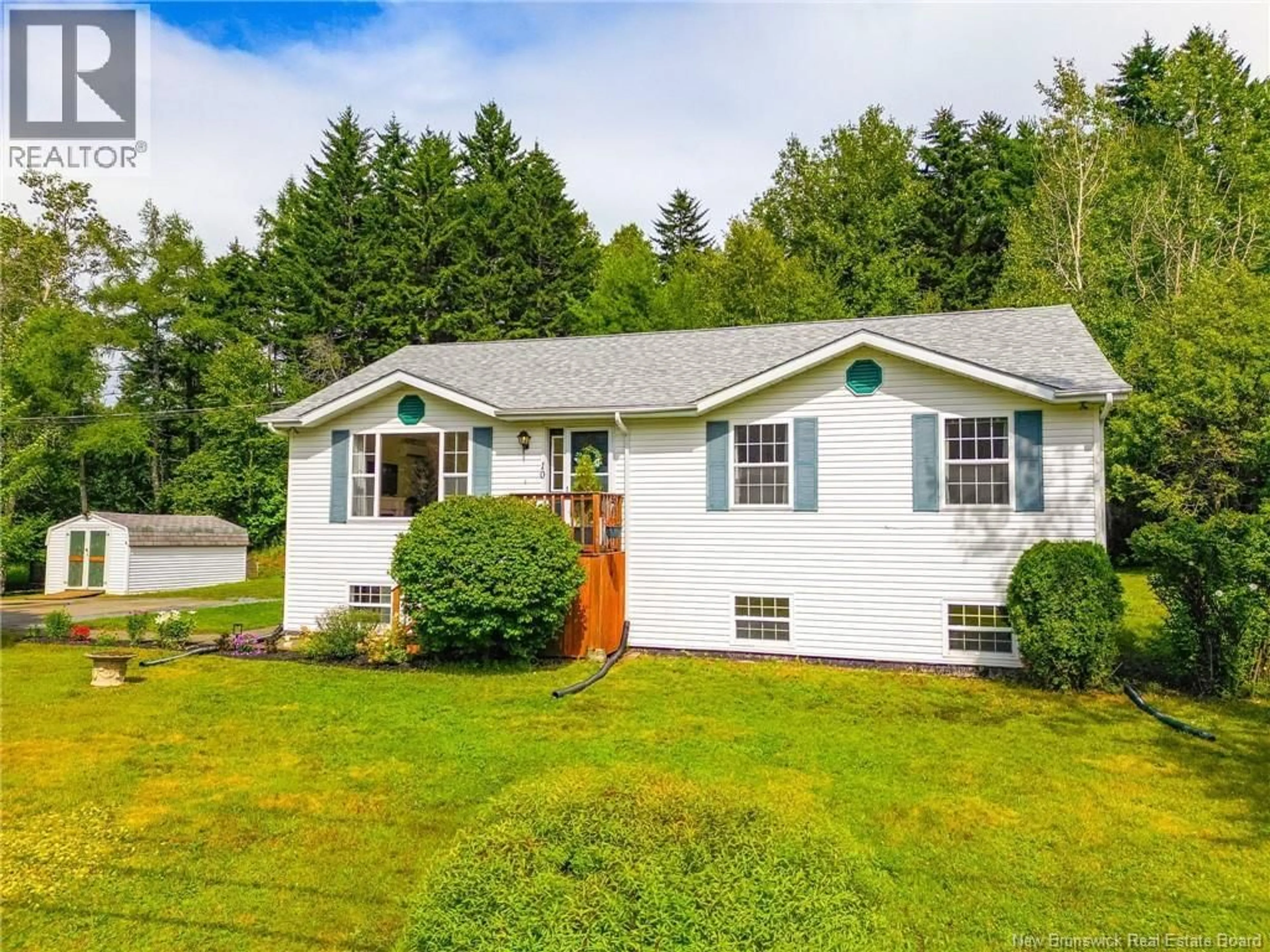 Home with vinyl exterior material, unknown for 10 MEADOW BROOK DRIVE, Grand Bay-Westfield New Brunswick E5K2S8