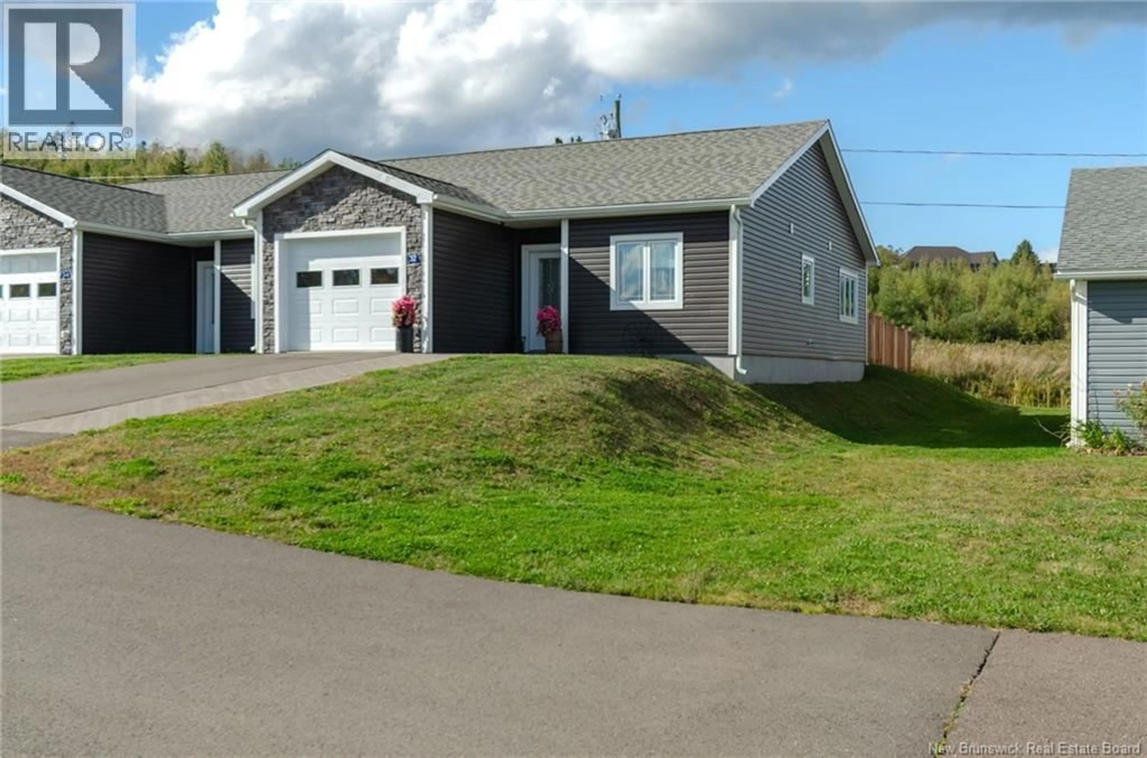 Home with vinyl exterior material, street for 32 KING FISHER LANE, Apohaqui New Brunswick E5P3G2