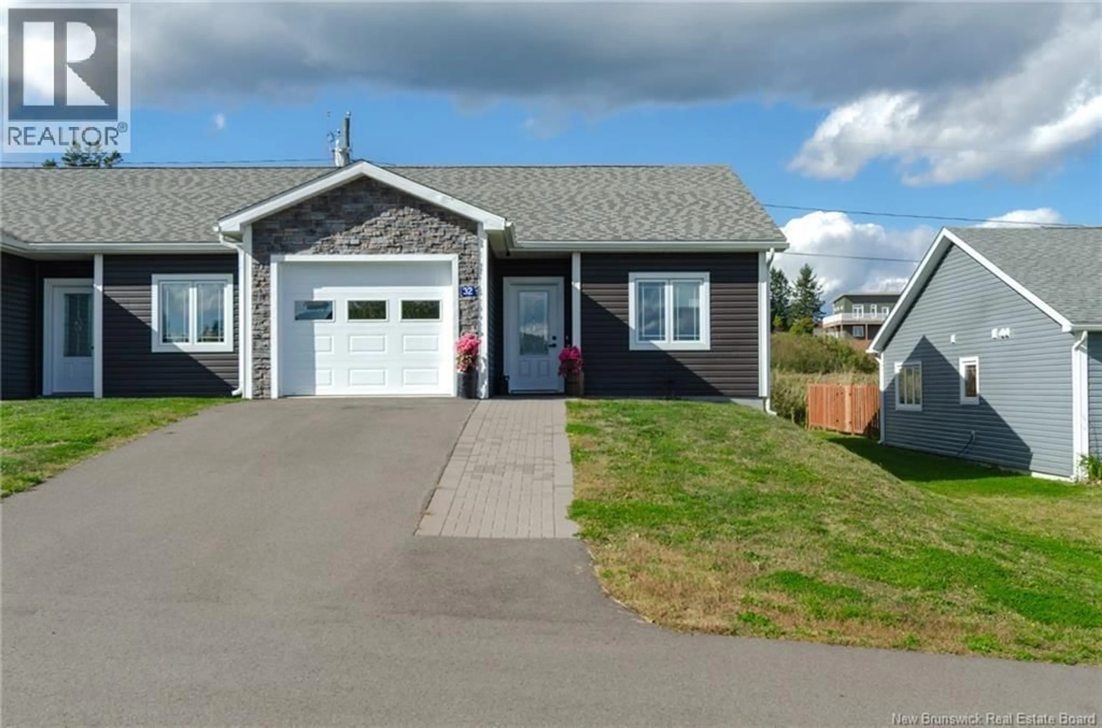 Home with vinyl exterior material, street for 32 KING FISHER LANE, Apohaqui New Brunswick E5P3G2