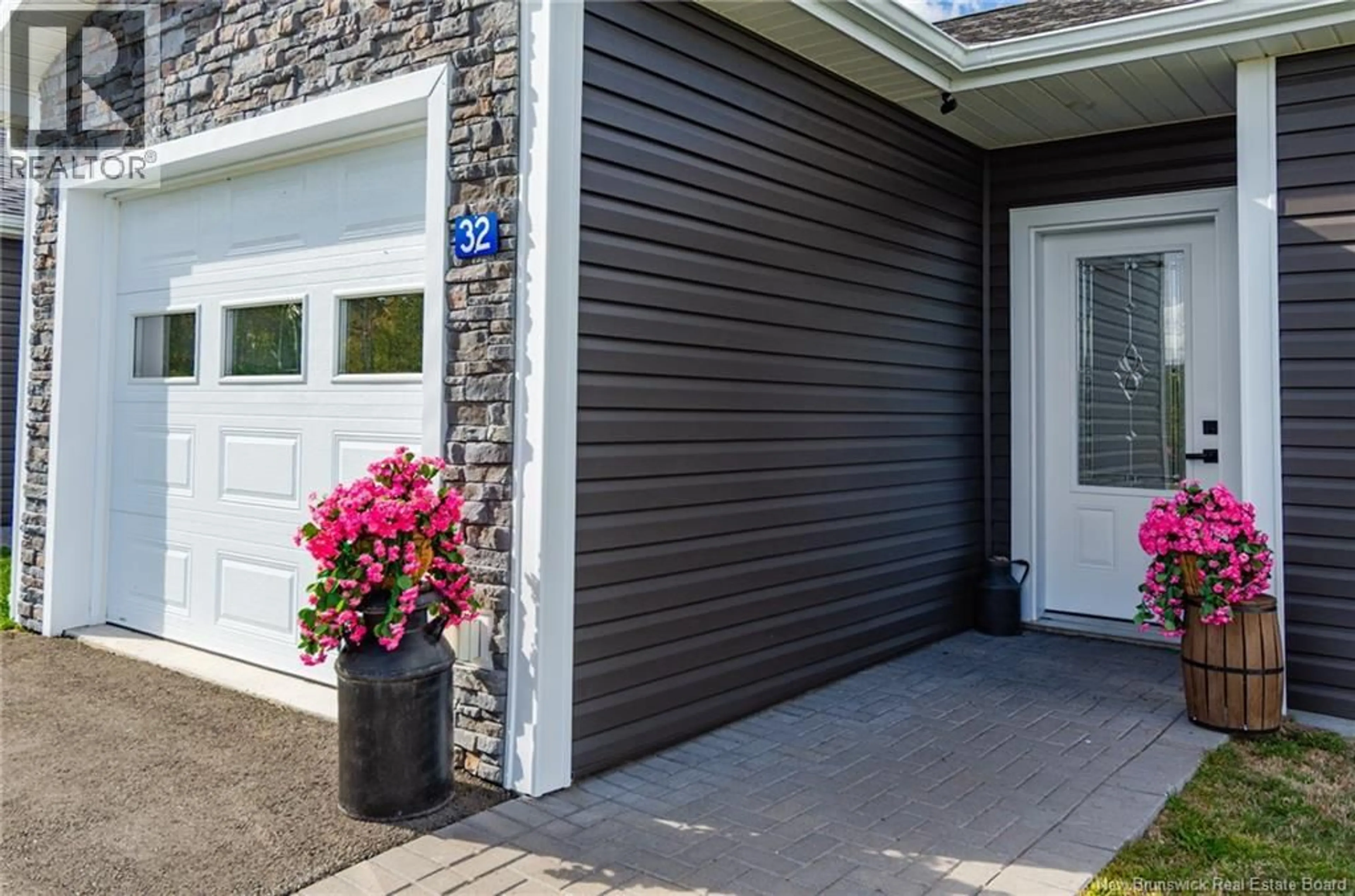 Home with vinyl exterior material, street for 32 KING FISHER LANE, Apohaqui New Brunswick E5P3G2