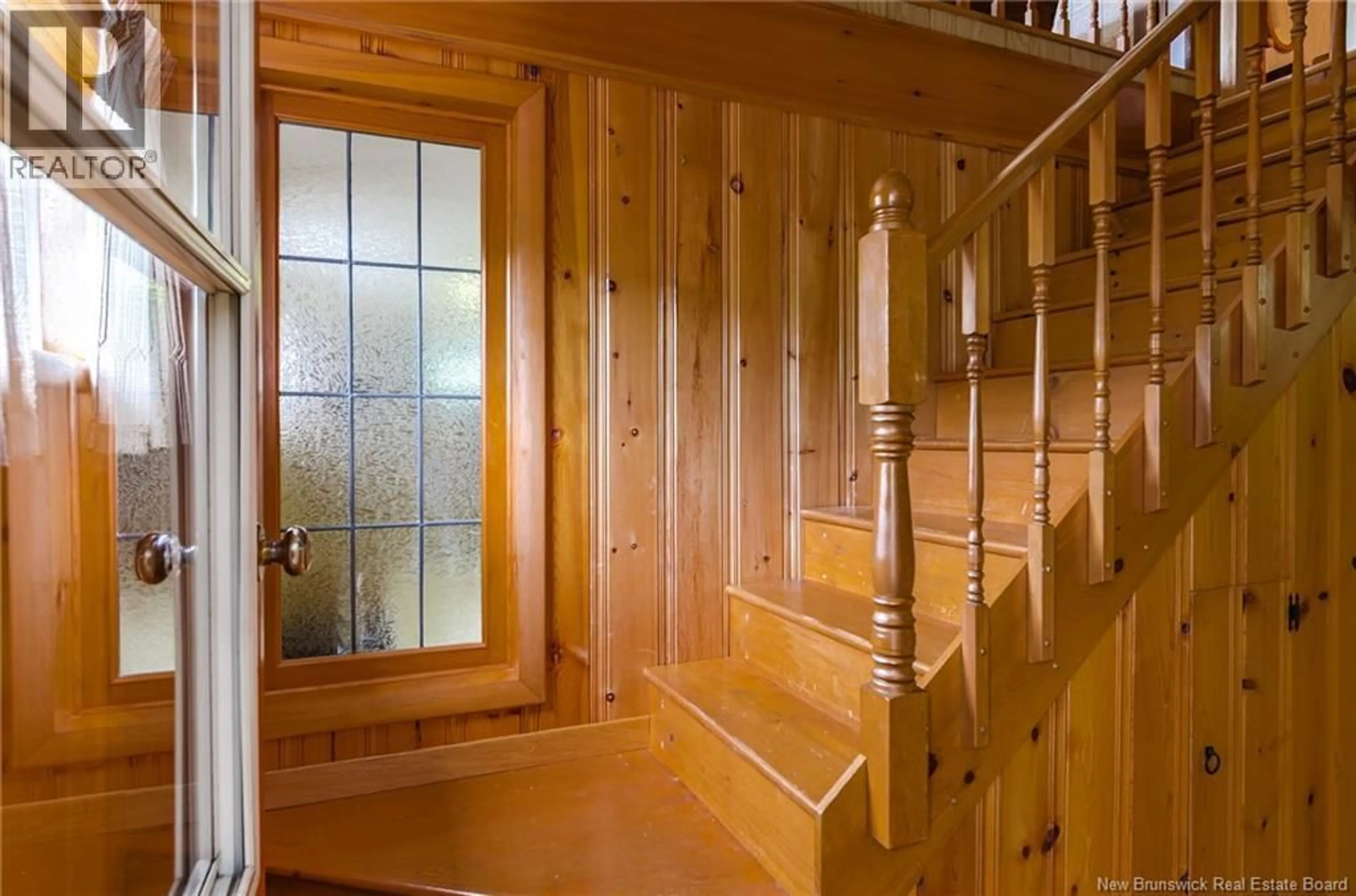 Indoor foyer for 559 SANDY POINT ROAD, Saint John New Brunswick E2K3S1