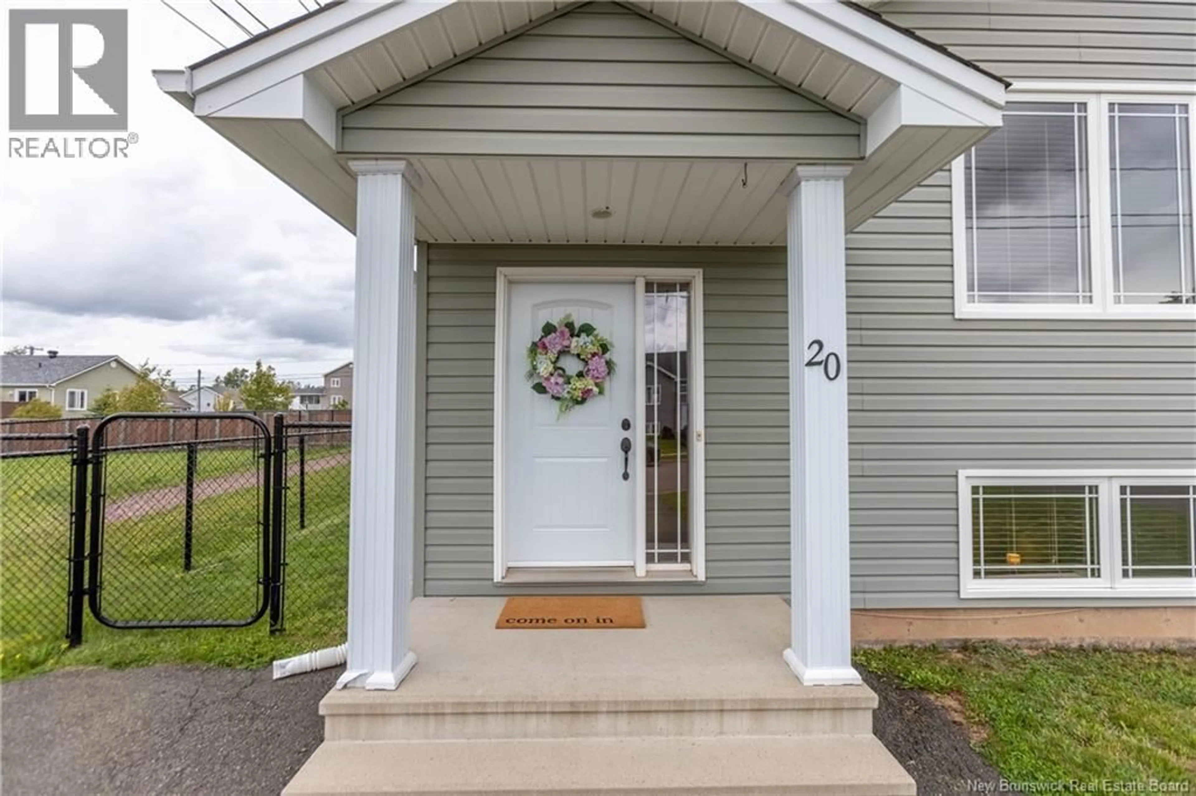 Indoor entryway for 20 EDINGTON STREET, Moncton New Brunswick E1E0G6