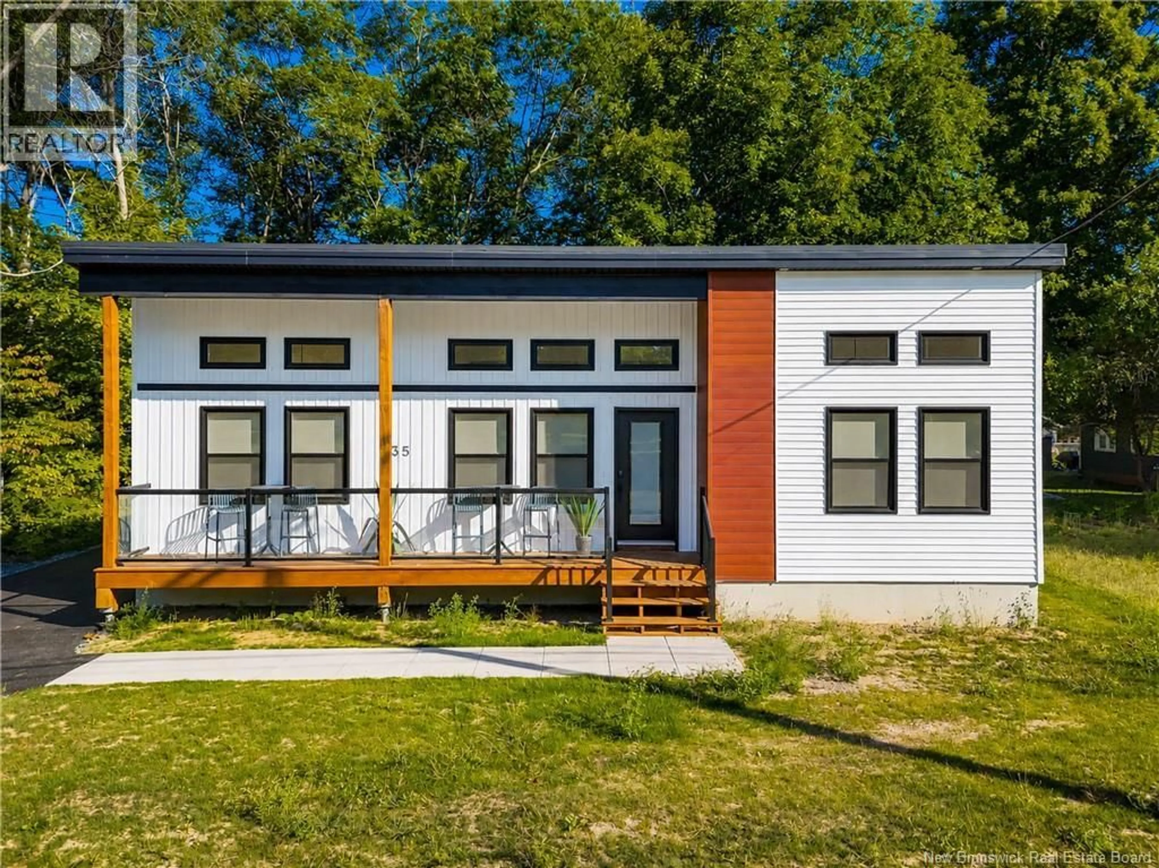 Home with vinyl exterior material, unknown for 35 SUNSET DRIVE, Nashwaaksis New Brunswick E3A1A1