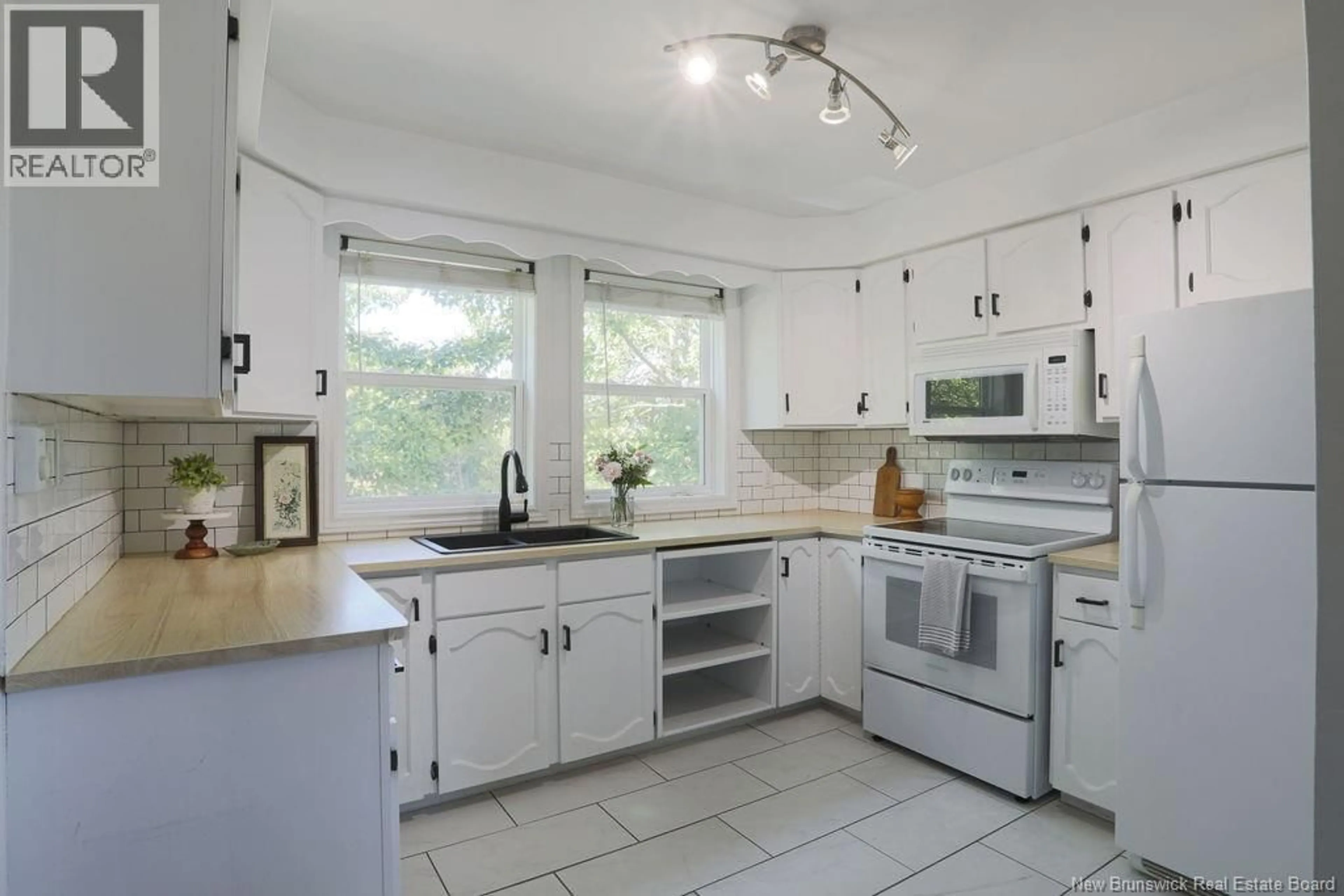 Unknown for 25 HILLSVIEW CRESCENT, Rothesay New Brunswick E2E3N5