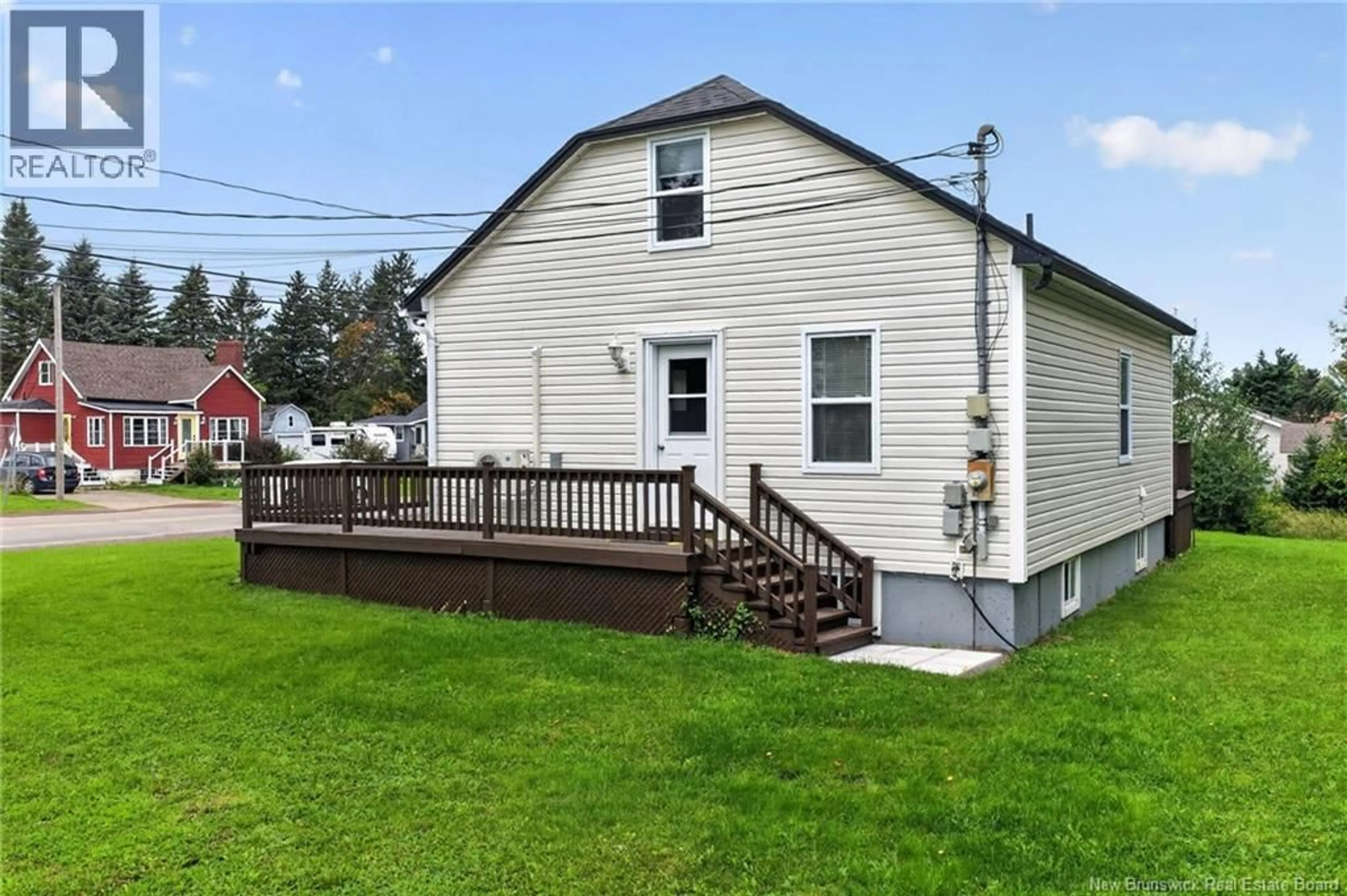 Home with vinyl exterior material, street for 22 POINTE-DU-CHÊNE ROAD, Shediac New Brunswick E4P2M2