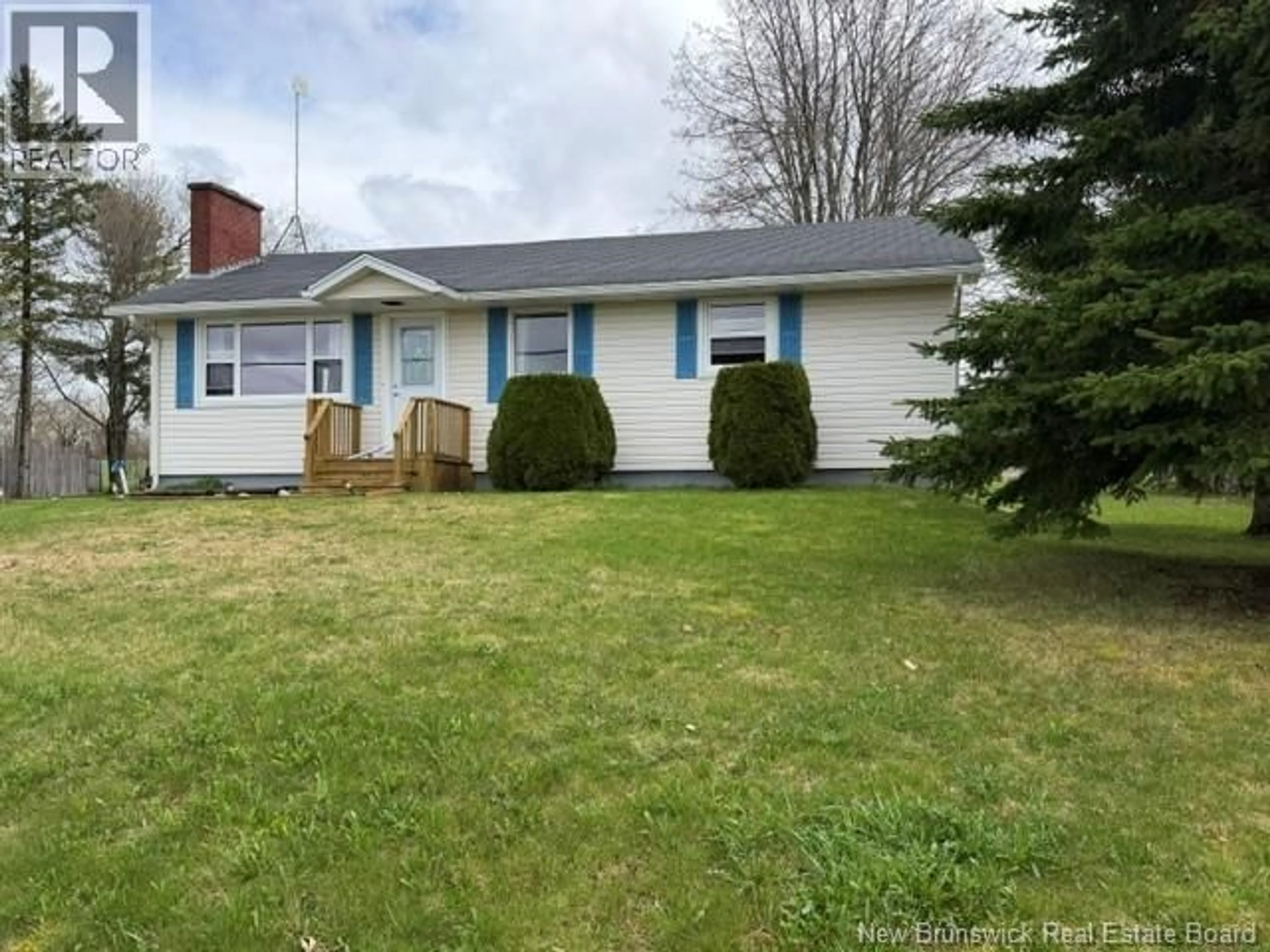 A pic from outside/outdoor area/front of a property/back of a property/a pic from drone, street for 4516 ROUTE 880, Havelock New Brunswick E4Z5K4