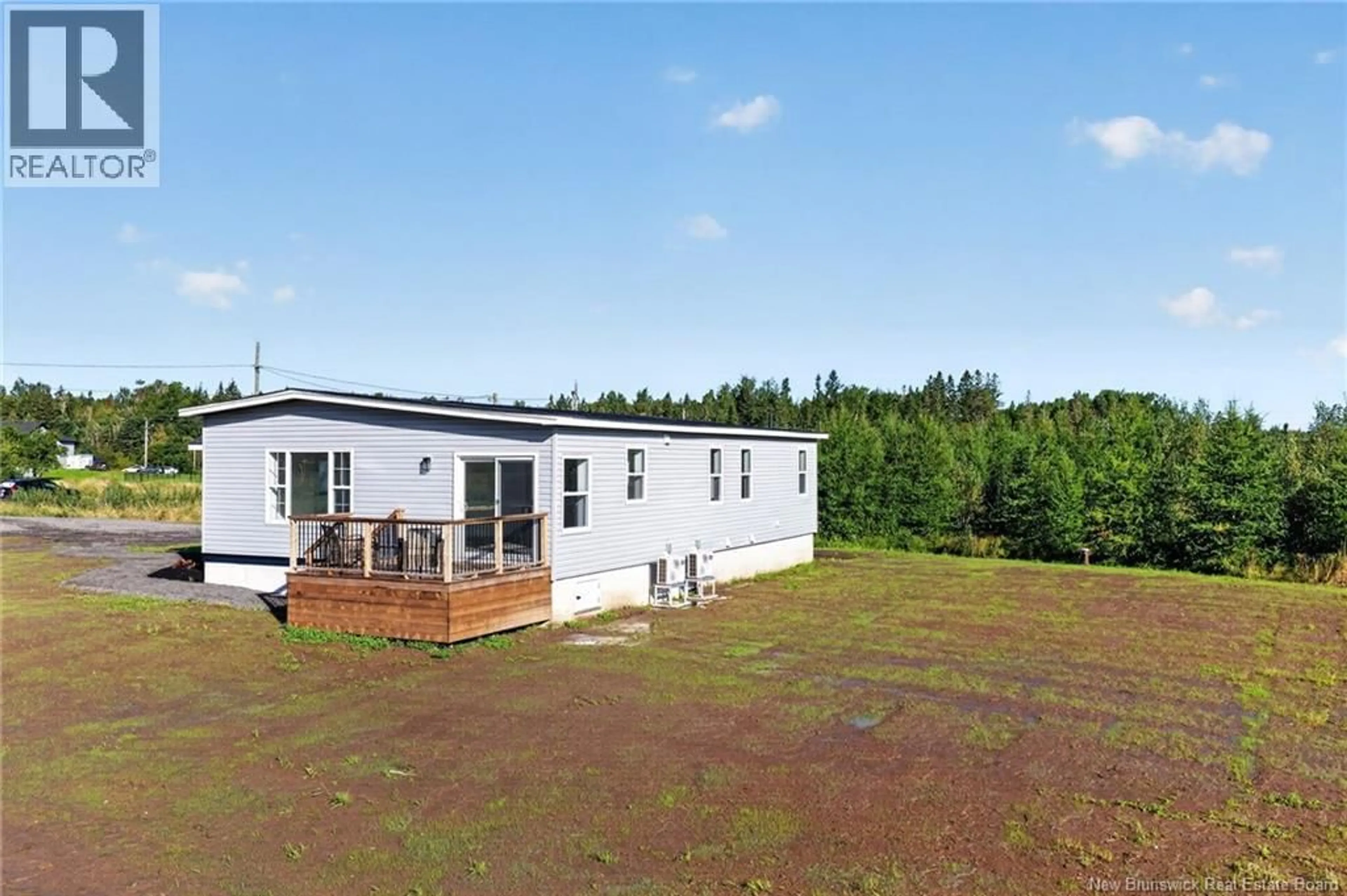 A pic from outside/outdoor area/front of a property/back of a property/a pic from drone, building for 17 NOAH COURT, Shediac Cape New Brunswick E4P0Y6
