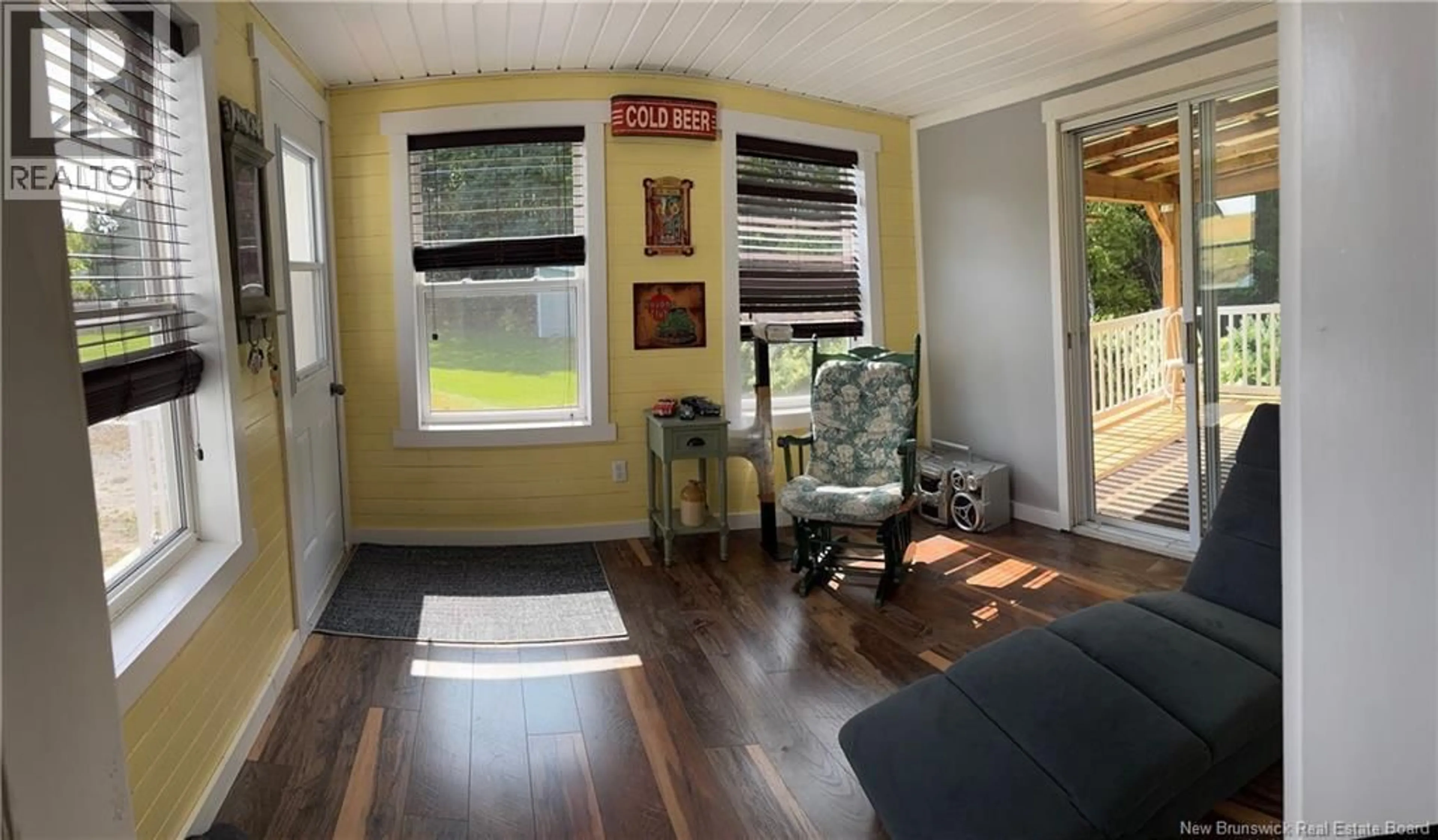 Living room with furniture, wood/laminate floor for 686 CALIFORNIA SETTLEMENT ROAD, California Settlement New Brunswick E3Z1X3