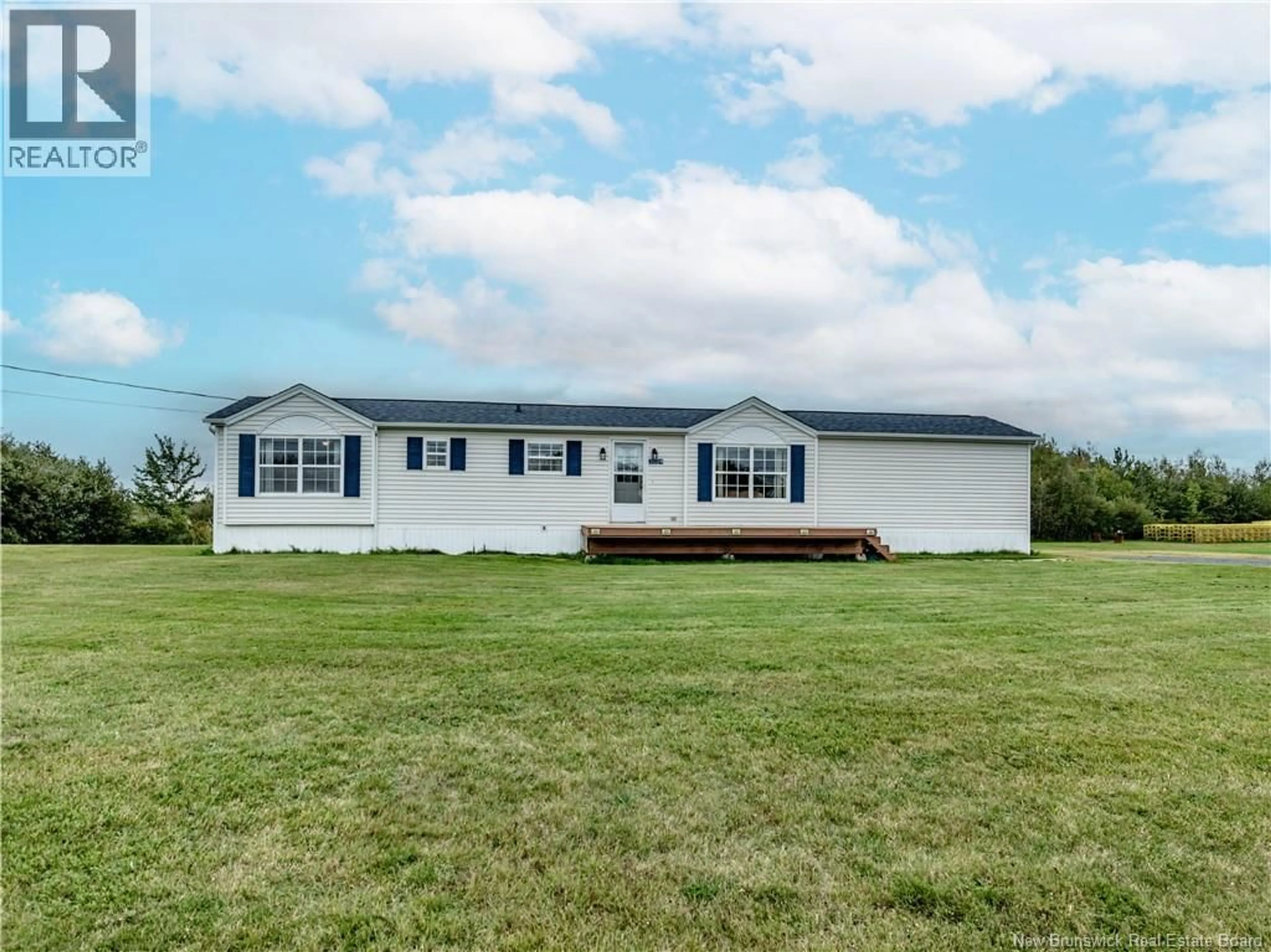Home with vinyl exterior material, water/lake/river/ocean view for 3509 ROUTE 117, Pointe-Sapin New Brunswick E9A1T1