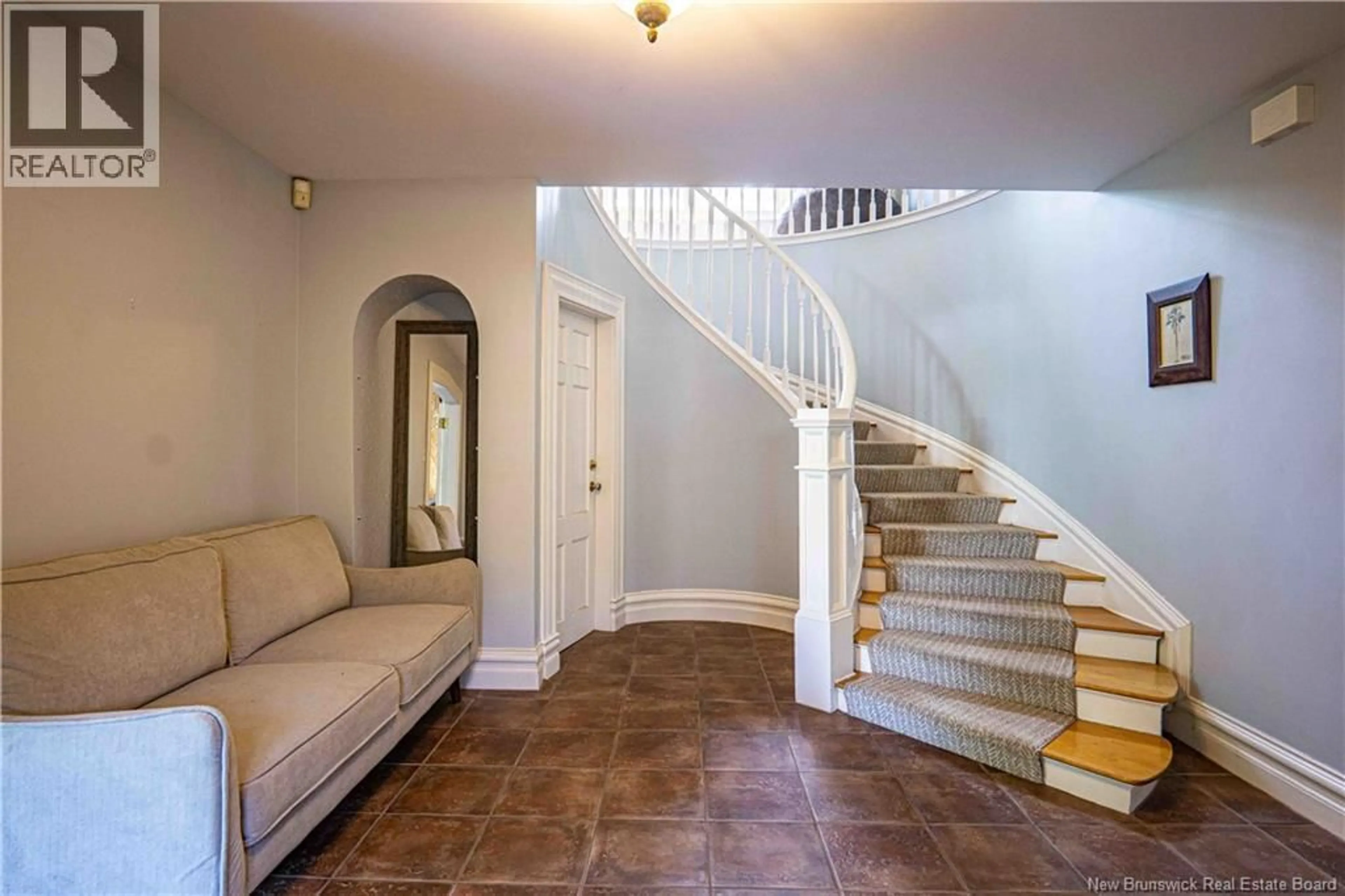 Indoor foyer for 129 ALEXANDRA STREET, Fredericton New Brunswick E3B1Y5