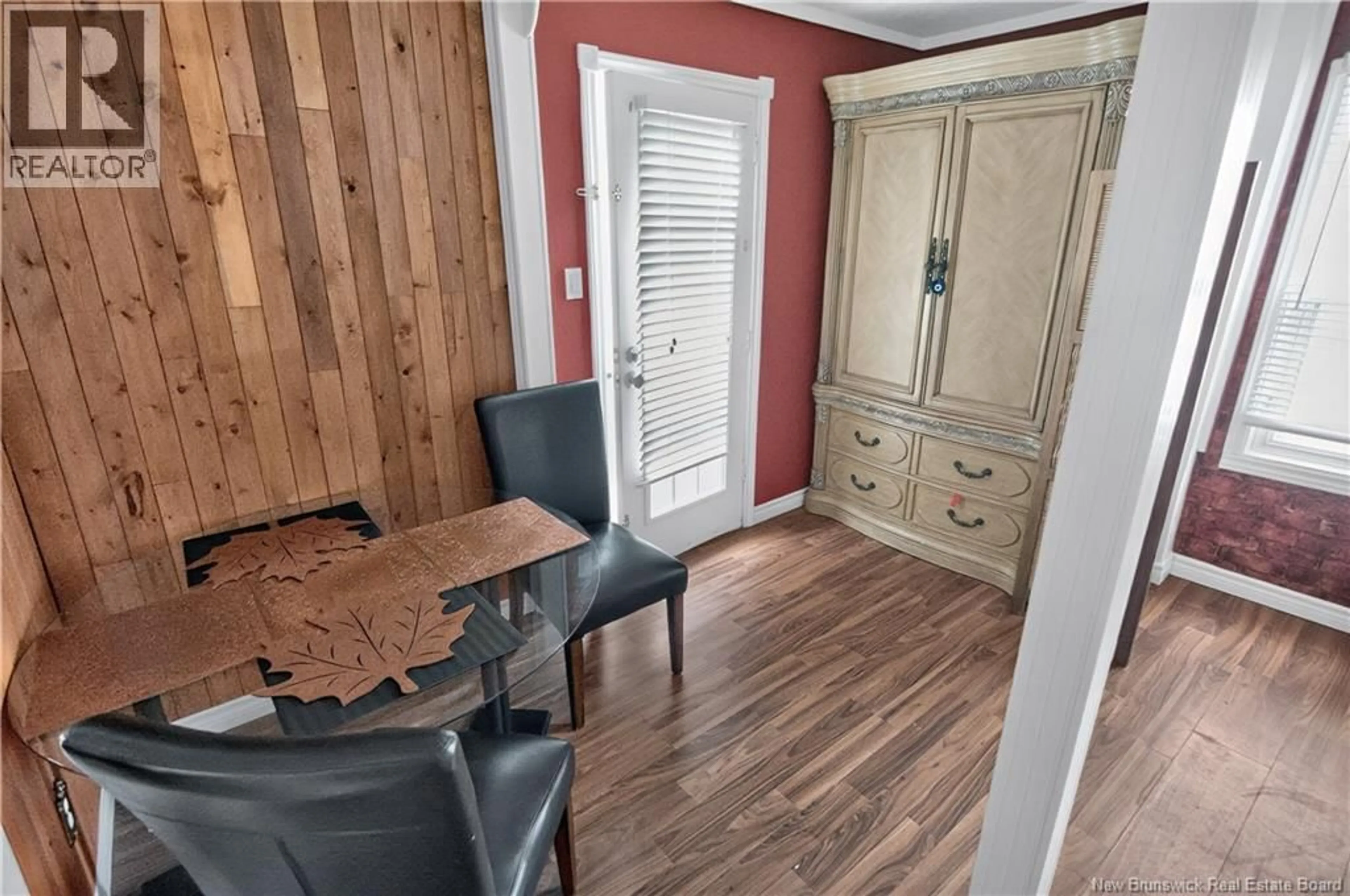 Indoor entryway for 131 HUMPHREY STREET, Moncton New Brunswick E1C6P2