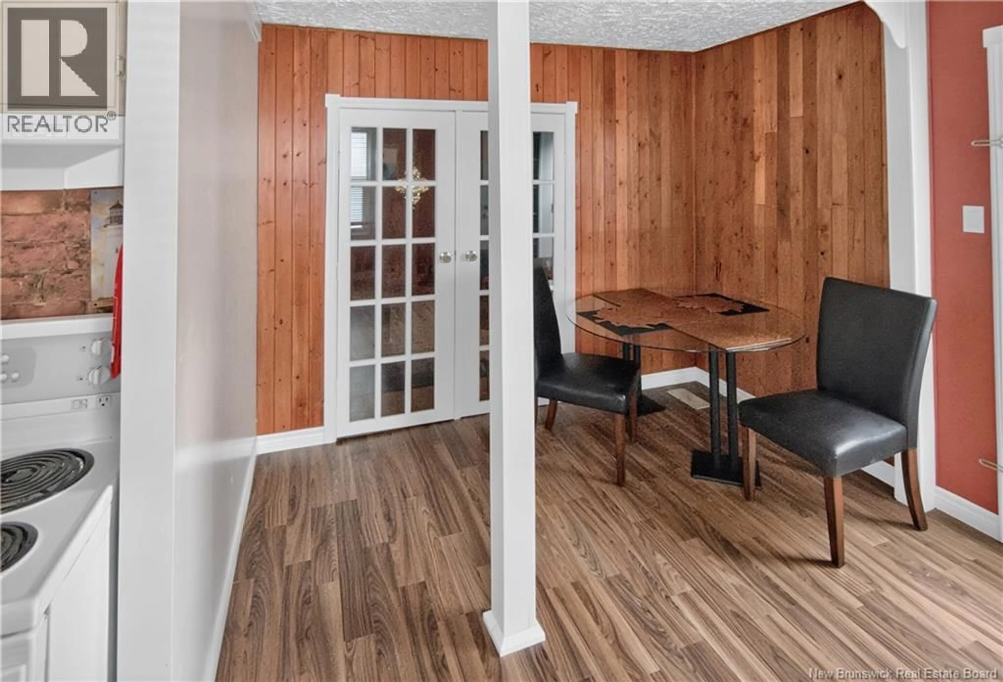 Dining room, wood/laminate floor for 131 HUMPHREY STREET, Moncton New Brunswick E1C6P2