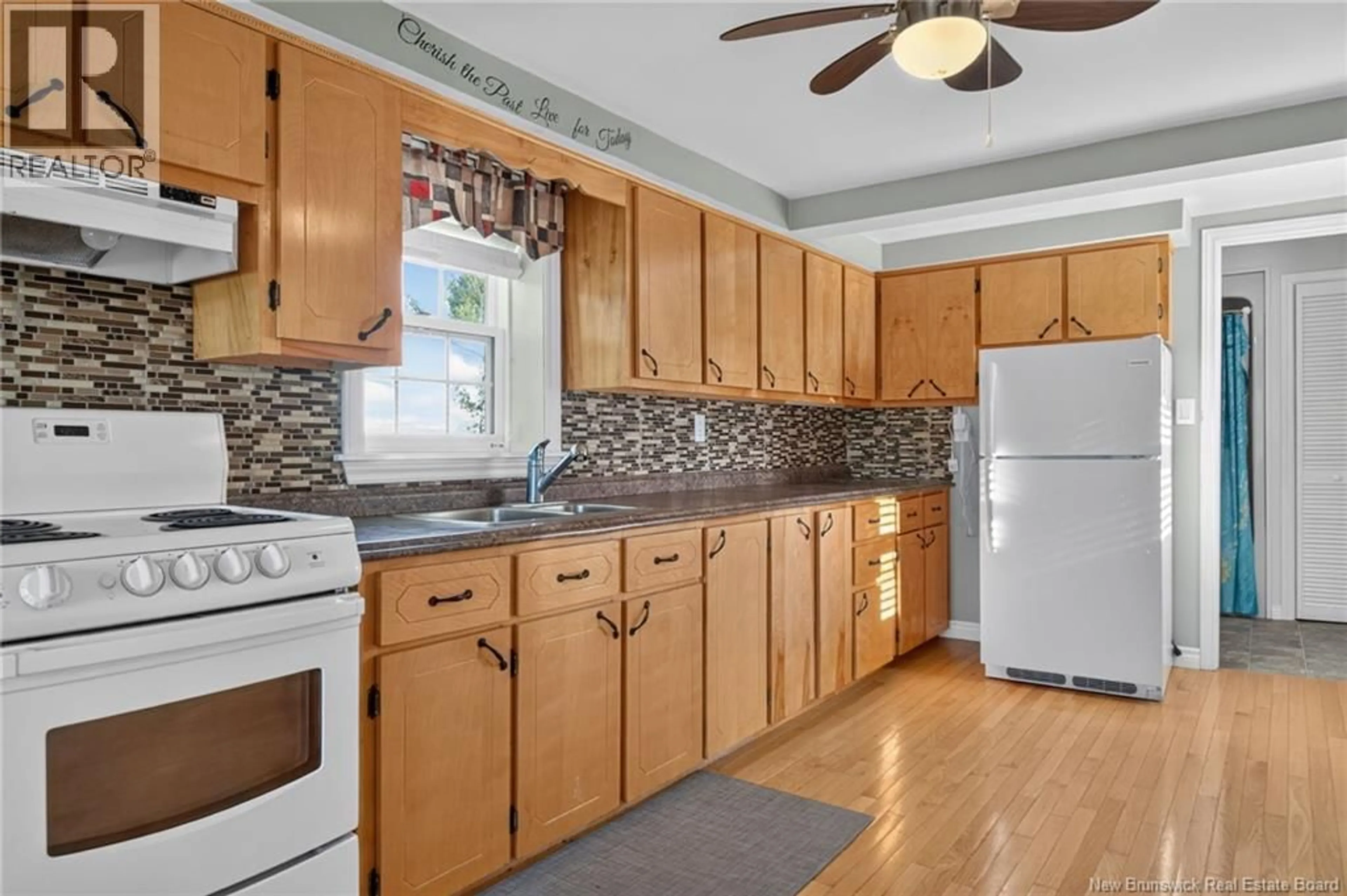 Standard kitchen, unknown for 116 DE L'ECOLE STREET, Rogersville New Brunswick E4Y1V7