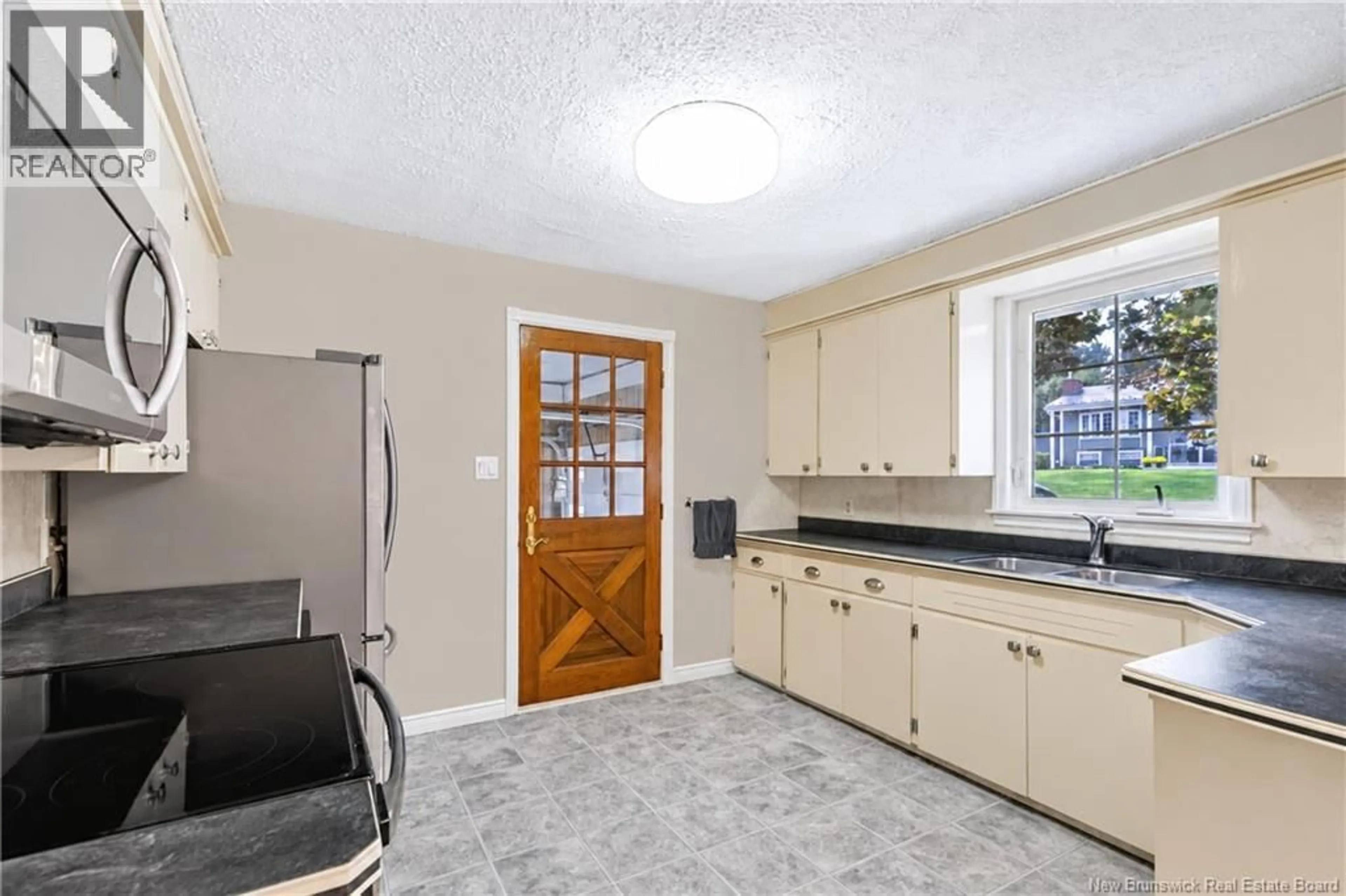 Standard kitchen, ceramic/tile floor for 9 TULIP STREET, Fredericton New Brunswick E3C1L4