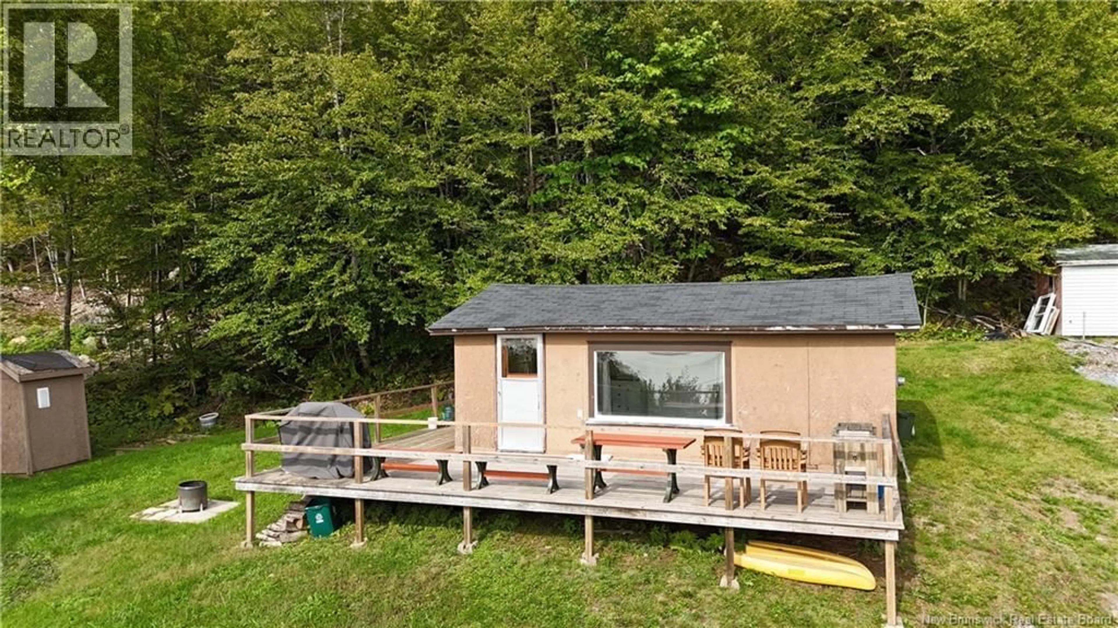 A pic from outside/outdoor area/front of a property/back of a property/a pic from drone, water/lake/river/ocean view for PINE AVENUE, Summerville New Brunswick E5S1B4