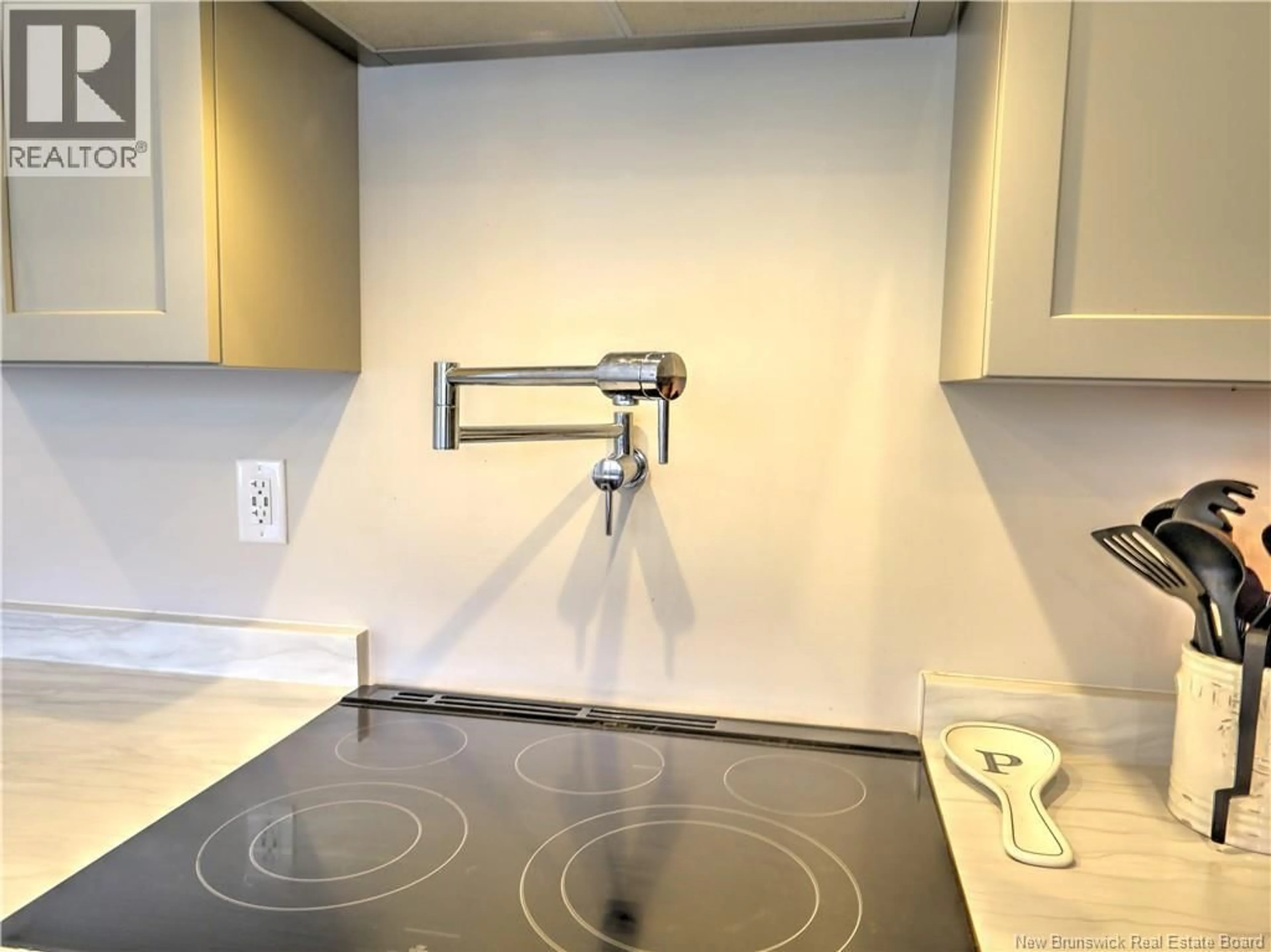 Standard kitchen, ceramic/tile floor for 124 DIAMOND SQUARE ROAD, Fredericton Junction New Brunswick E5L1V3