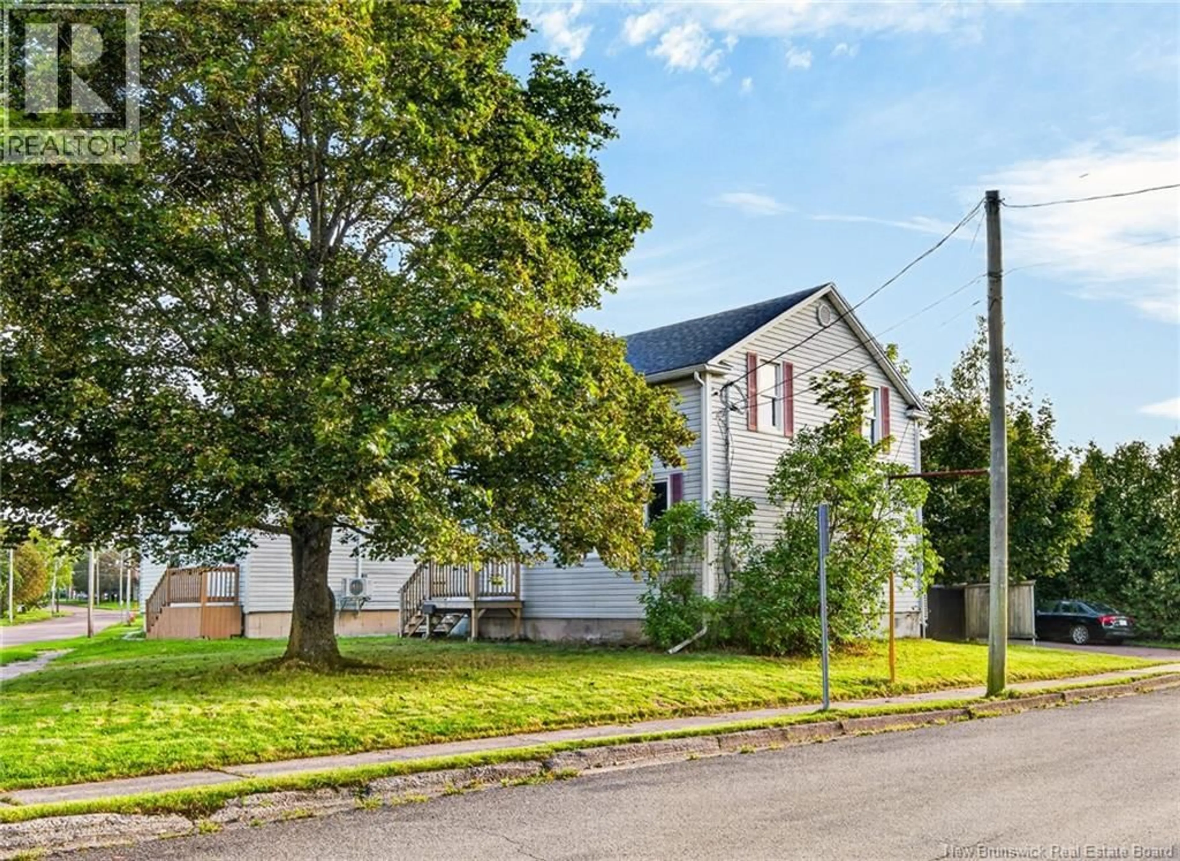 A pic from outside/outdoor area/front of a property/back of a property/a pic from drone, street for 210 BROADWAY STREET, Moncton New Brunswick E1A3Y4