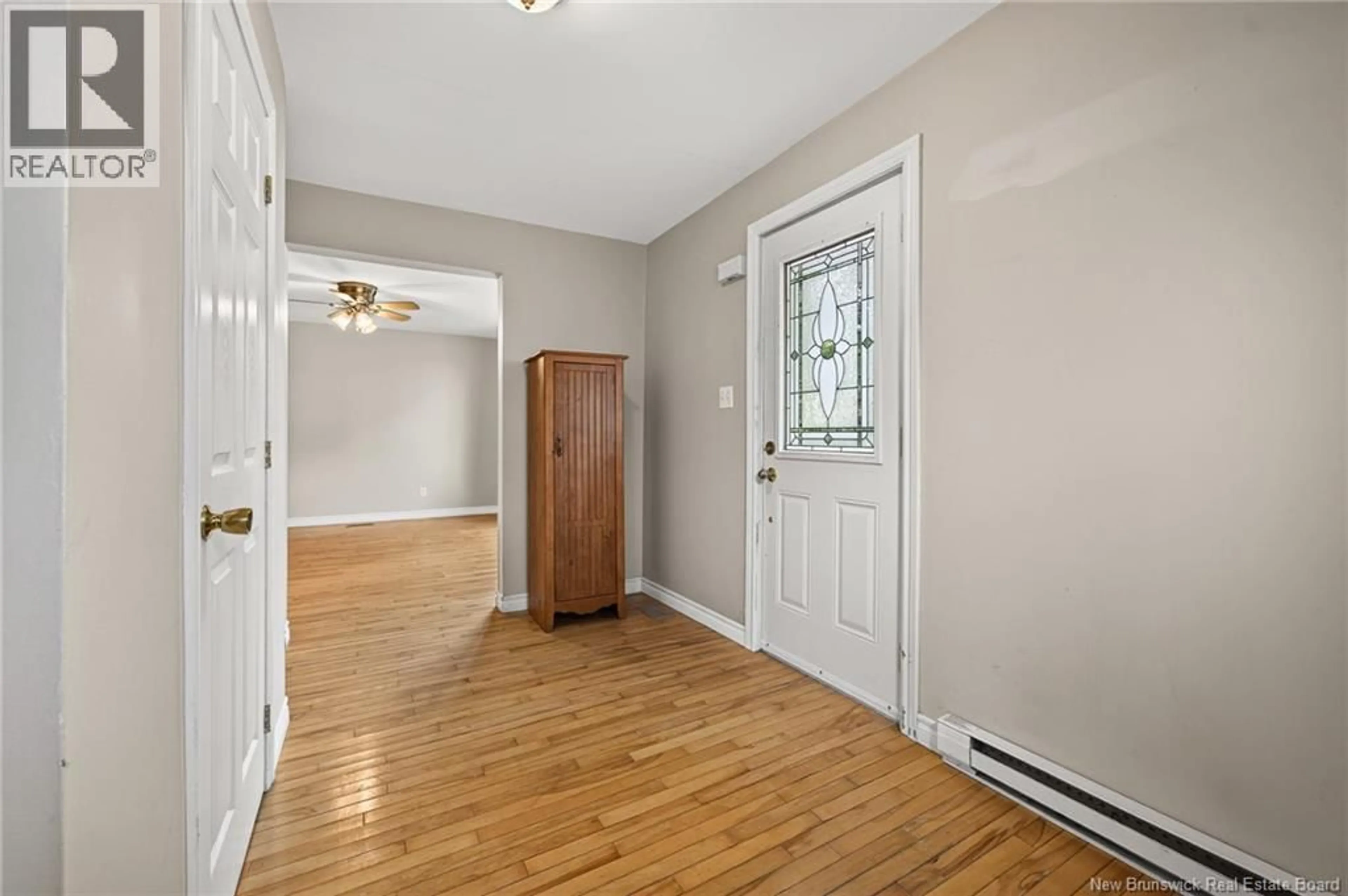 Indoor entryway for 210 BROADWAY STREET, Moncton New Brunswick E1A3Y4
