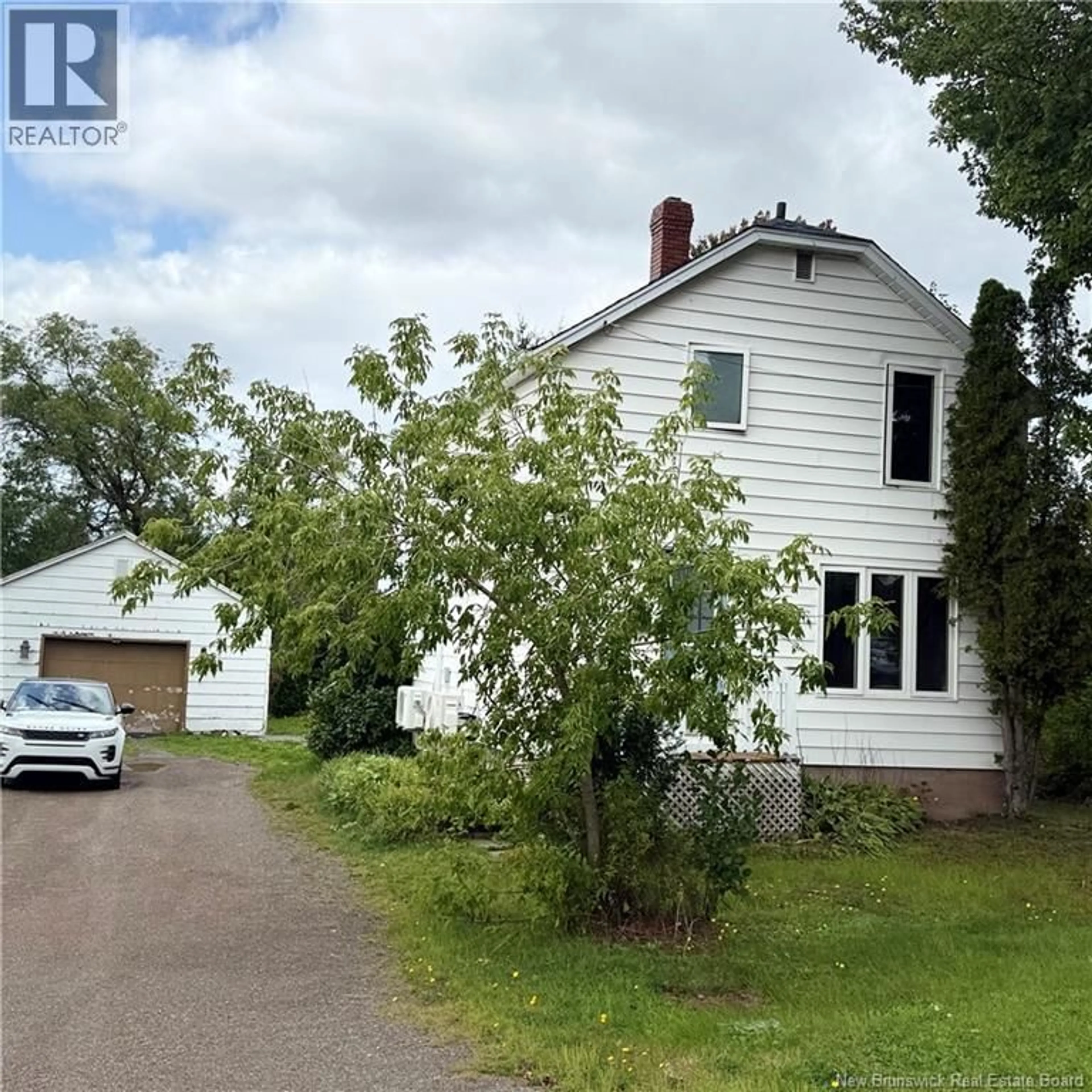 A pic from outside/outdoor area/front of a property/back of a property/a pic from drone, street for 622 CANSO, Dieppe New Brunswick E1A2A4
