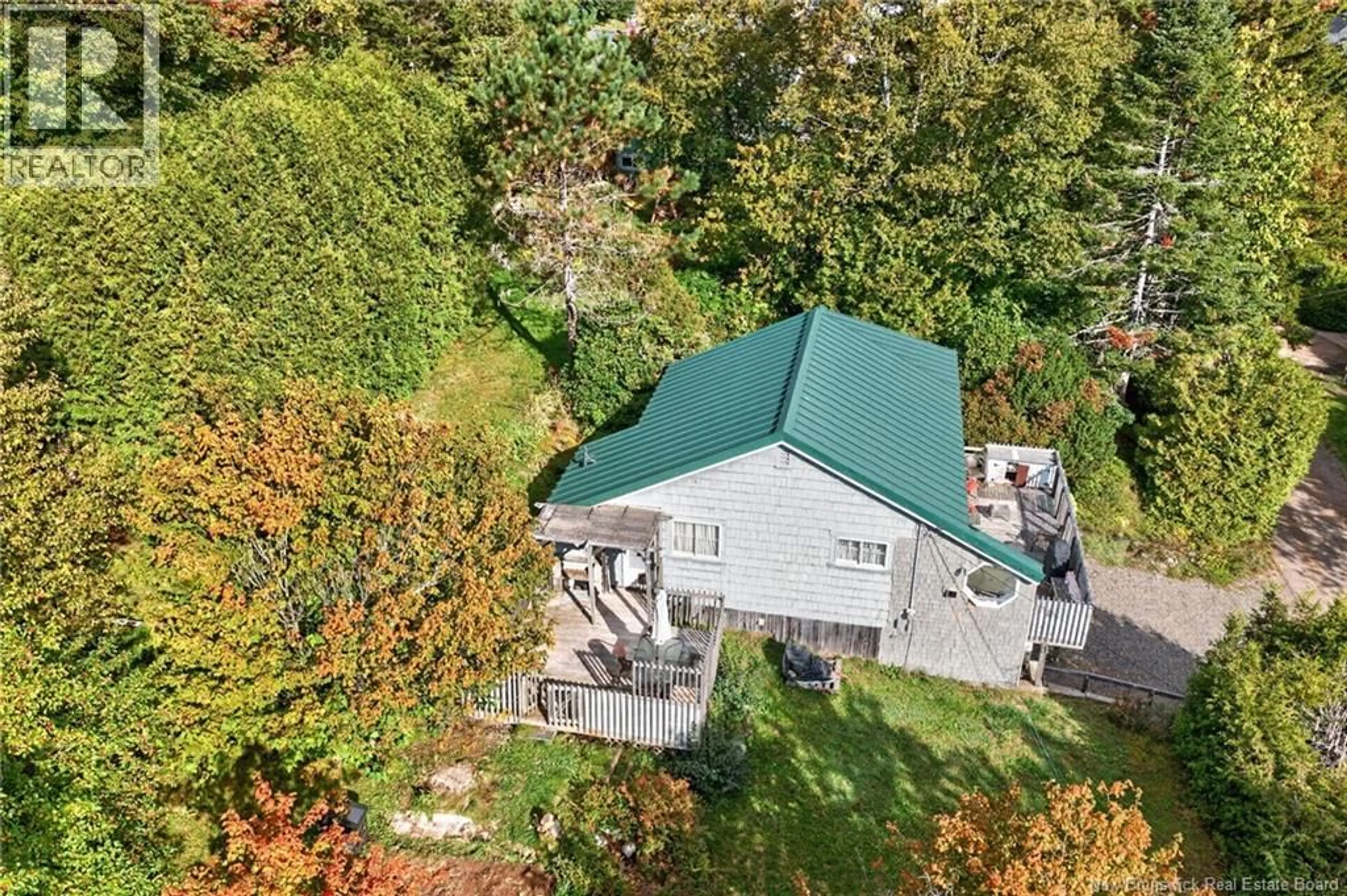 A pic from outside/outdoor area/front of a property/back of a property/a pic from drone, building for 28 YOUNG STREET, Grand Bay-Westfield New Brunswick E5K2P8