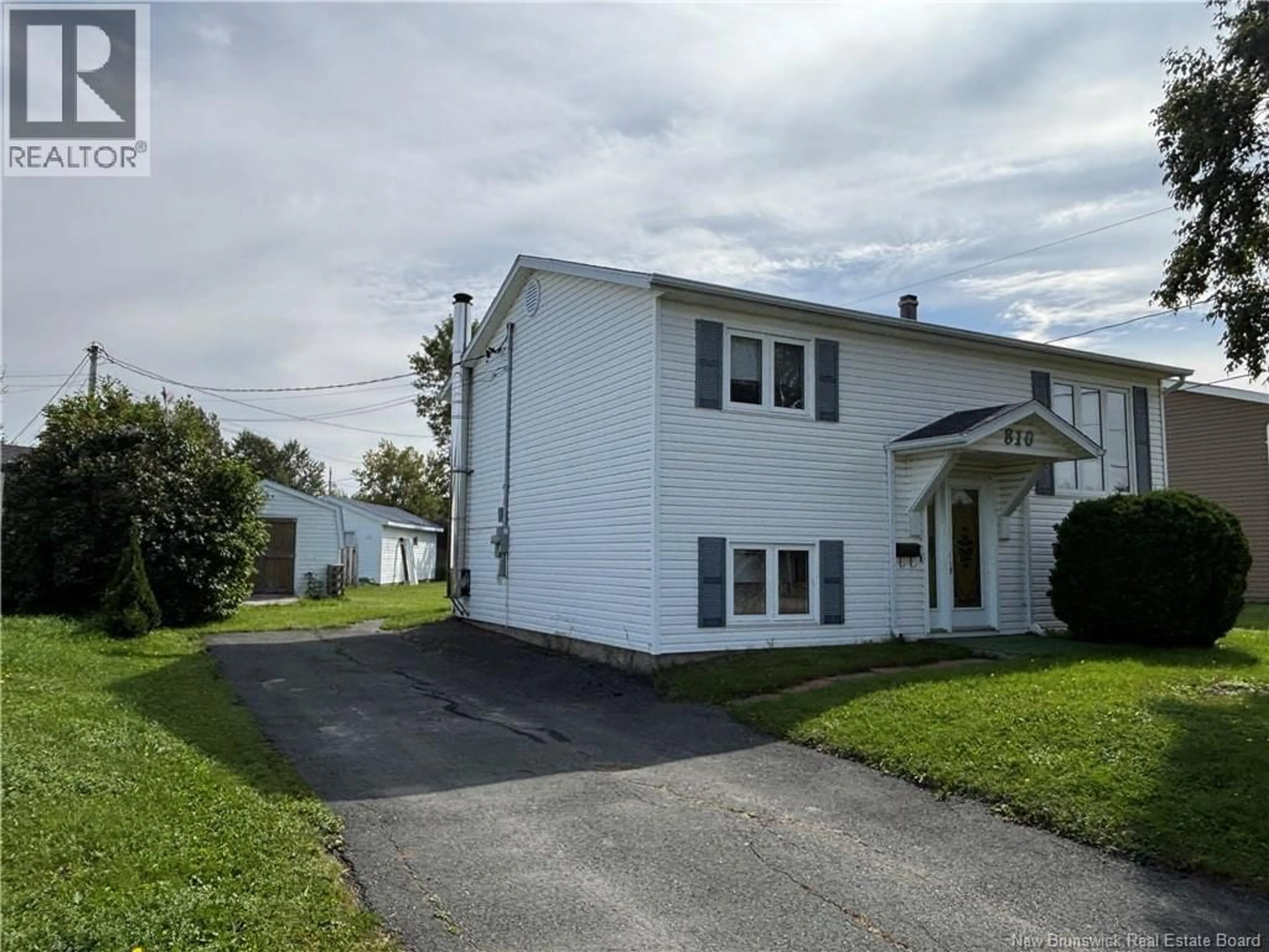 Unknown for 810 COUTURE STREET, Bathurst New Brunswick E2A2E9