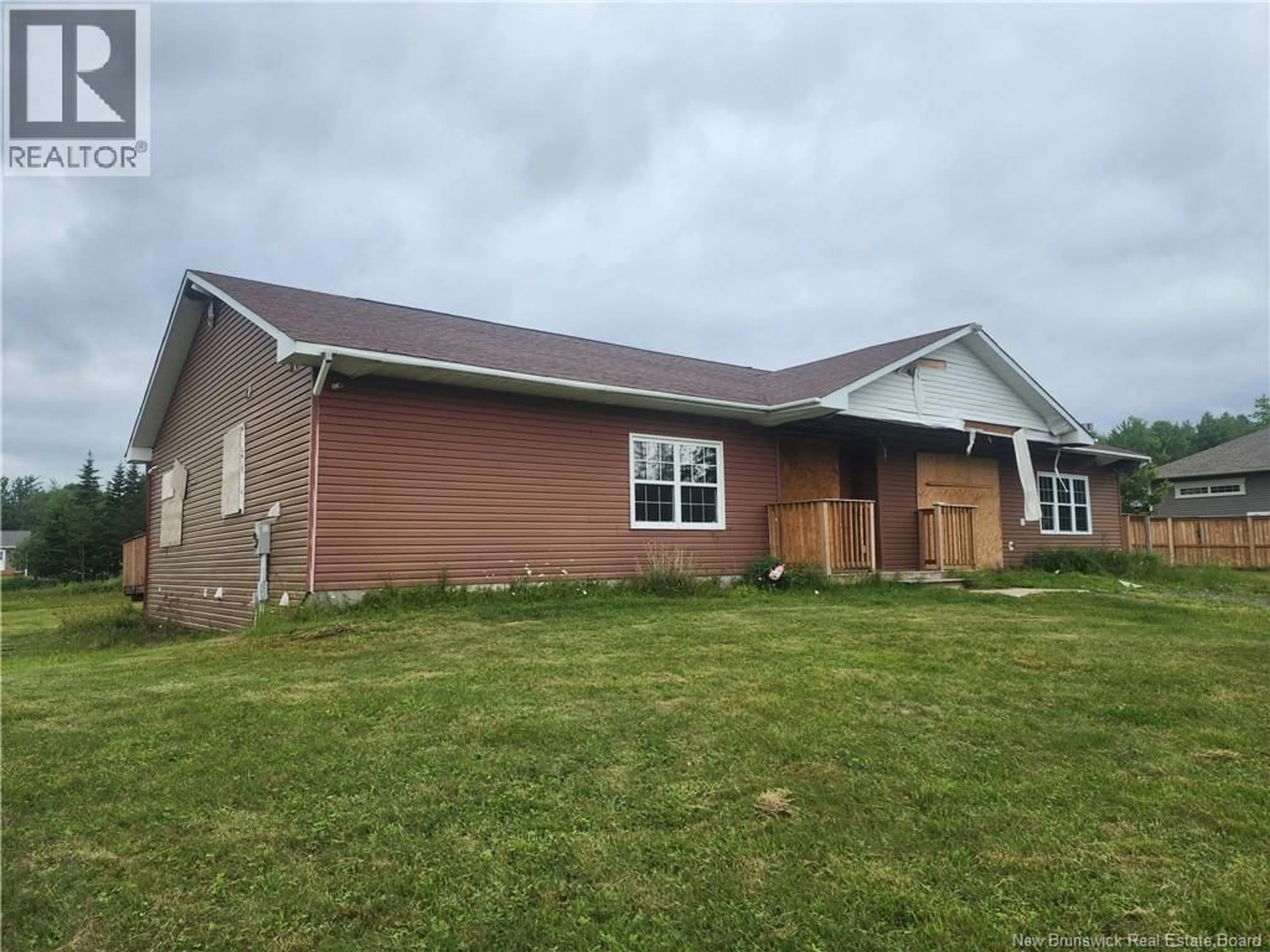 Home with vinyl exterior material, building for 15 CEDAR CIRCLE ROAD, Douglas New Brunswick E2G8B9