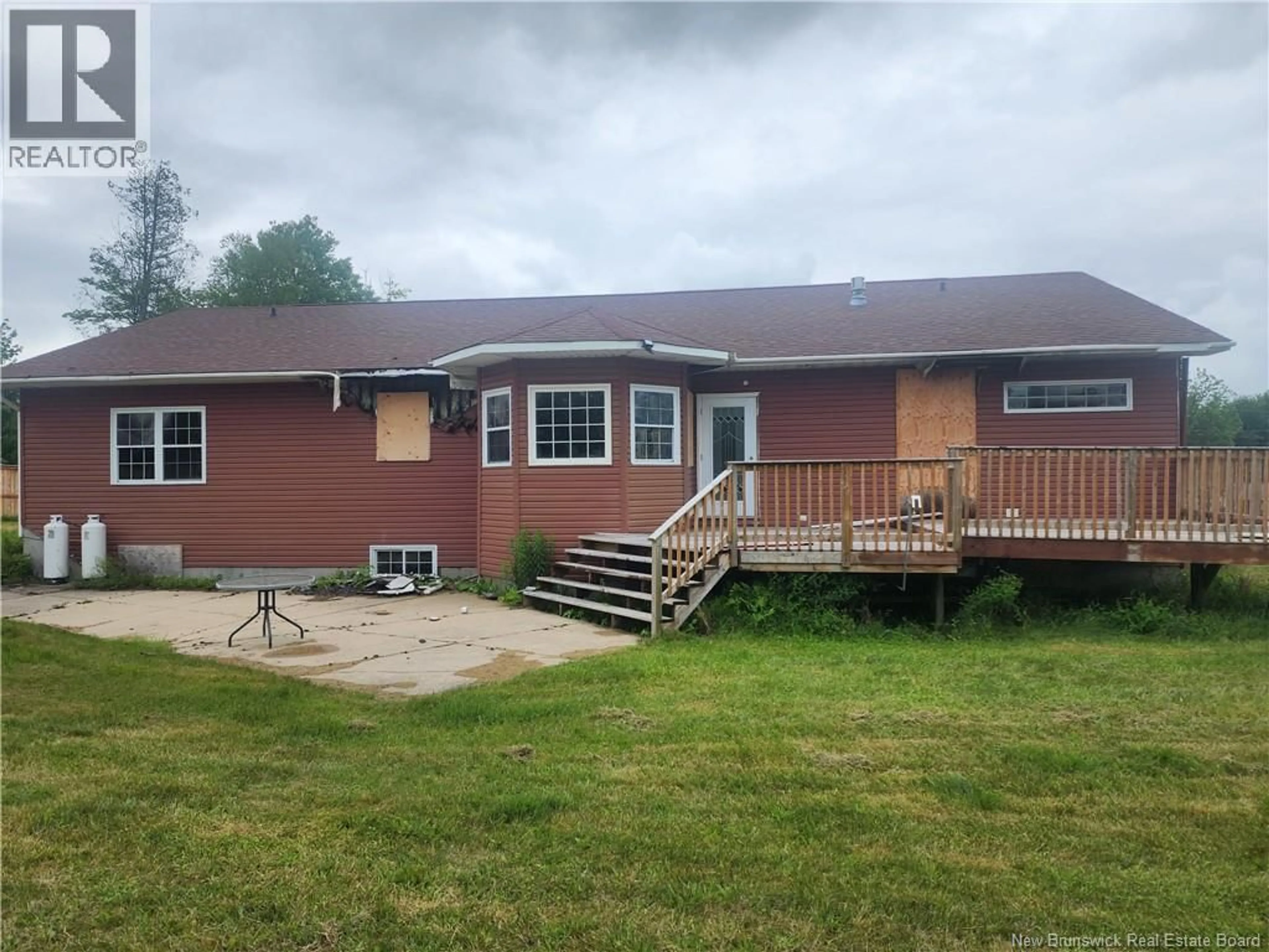 Home with vinyl exterior material, unknown for 15 CEDAR CIRCLE ROAD, Douglas New Brunswick E2G8B9