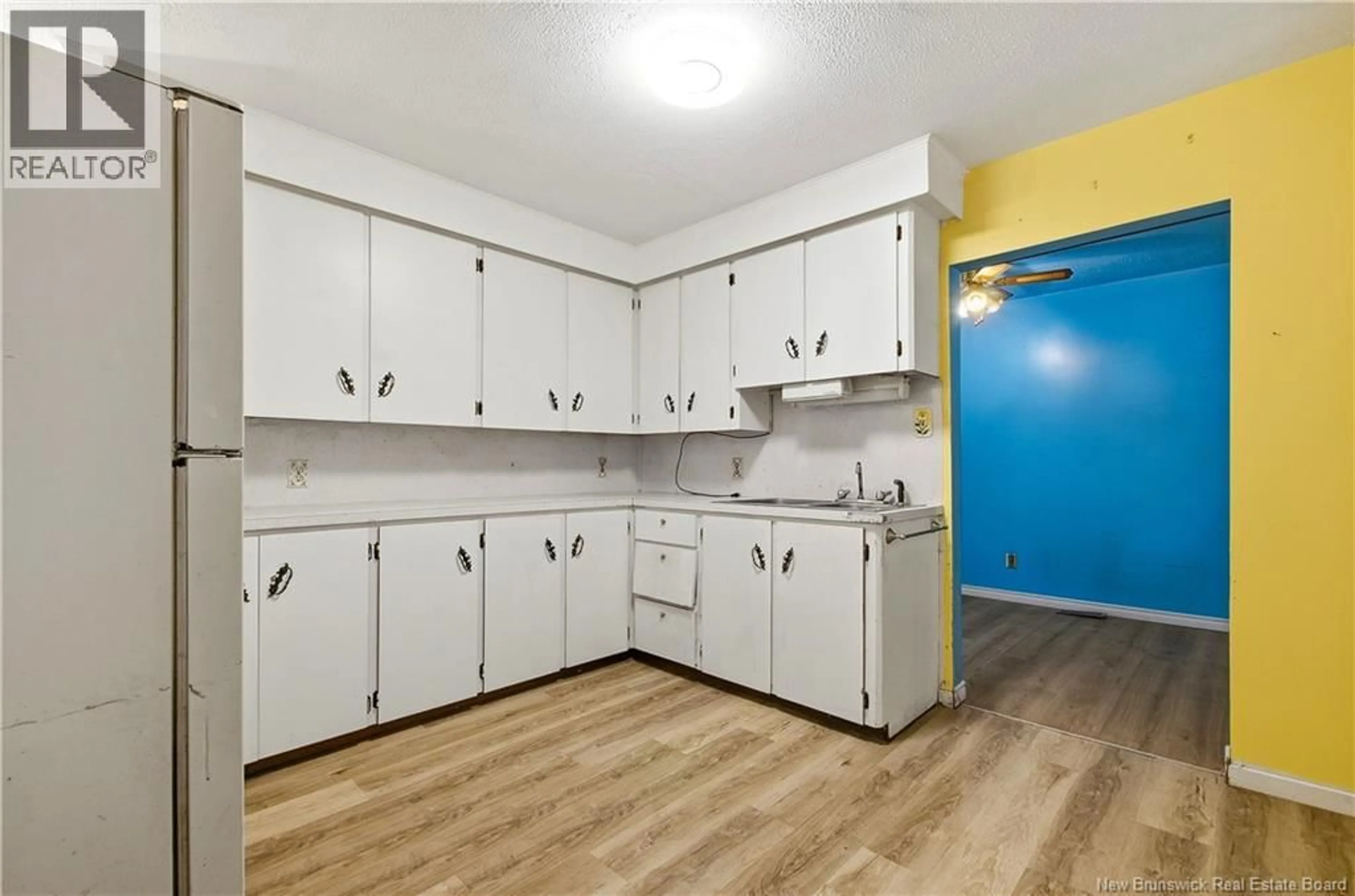 Standard kitchen, unknown for 199 CLAUDIE ROAD, Fredericton New Brunswick E3G7T6