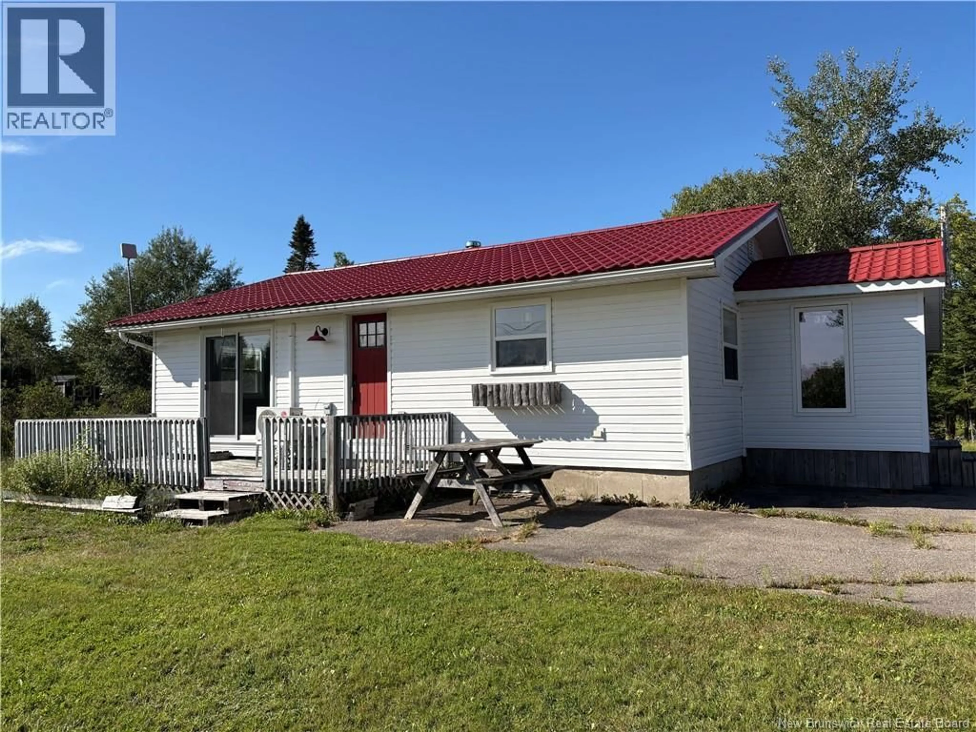 Home with vinyl exterior material, building for 37 CAMPBELL ROAD, Pocologan New Brunswick E5J1C5