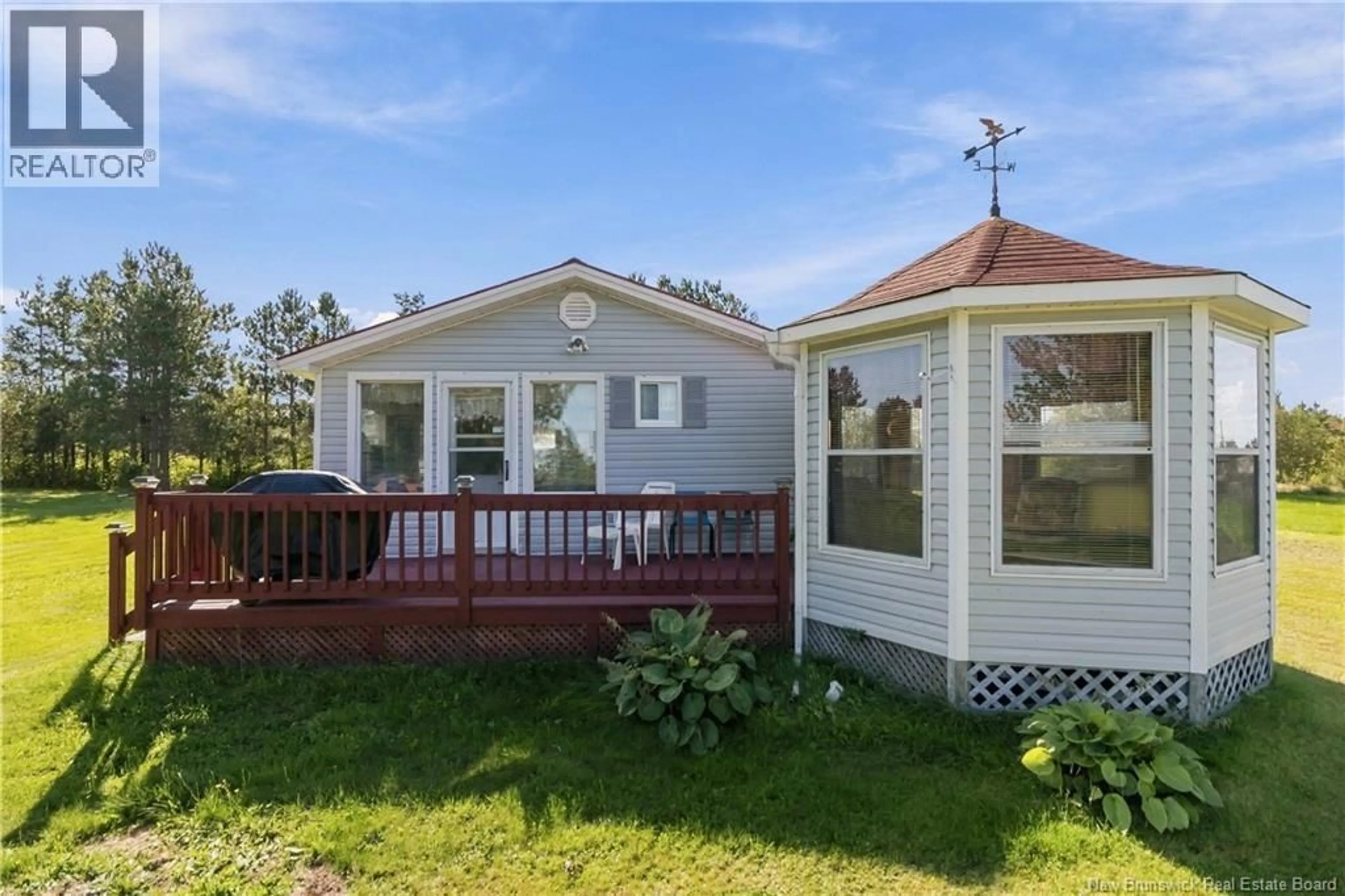 Home with vinyl exterior material, unknown for 20 BRIDGE VIEW COURT, Bouctouche New Brunswick E4S0B9