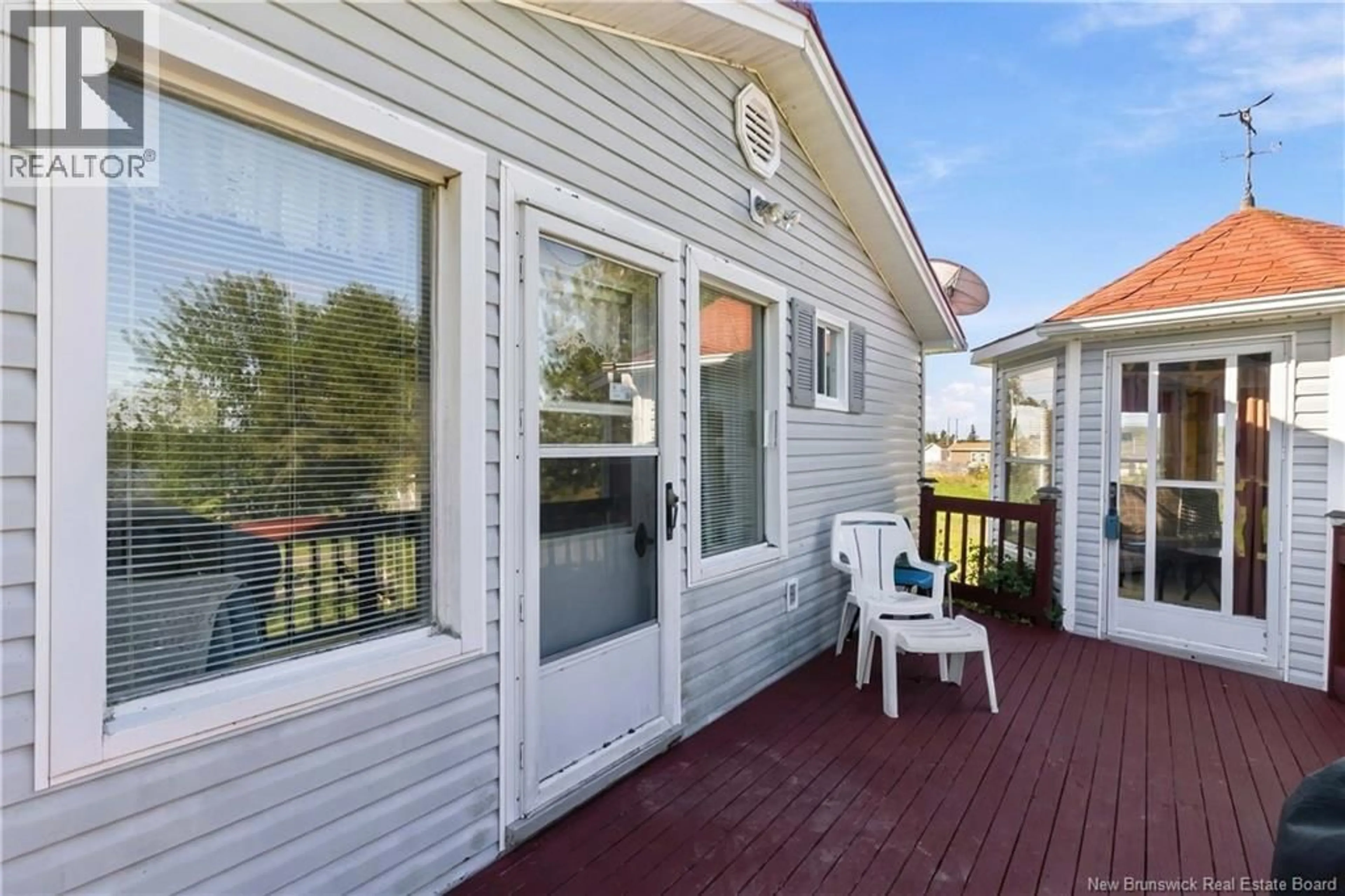 Home with vinyl exterior material, water/lake/river/ocean view for 20 BRIDGE VIEW COURT, Bouctouche New Brunswick E4S0B9