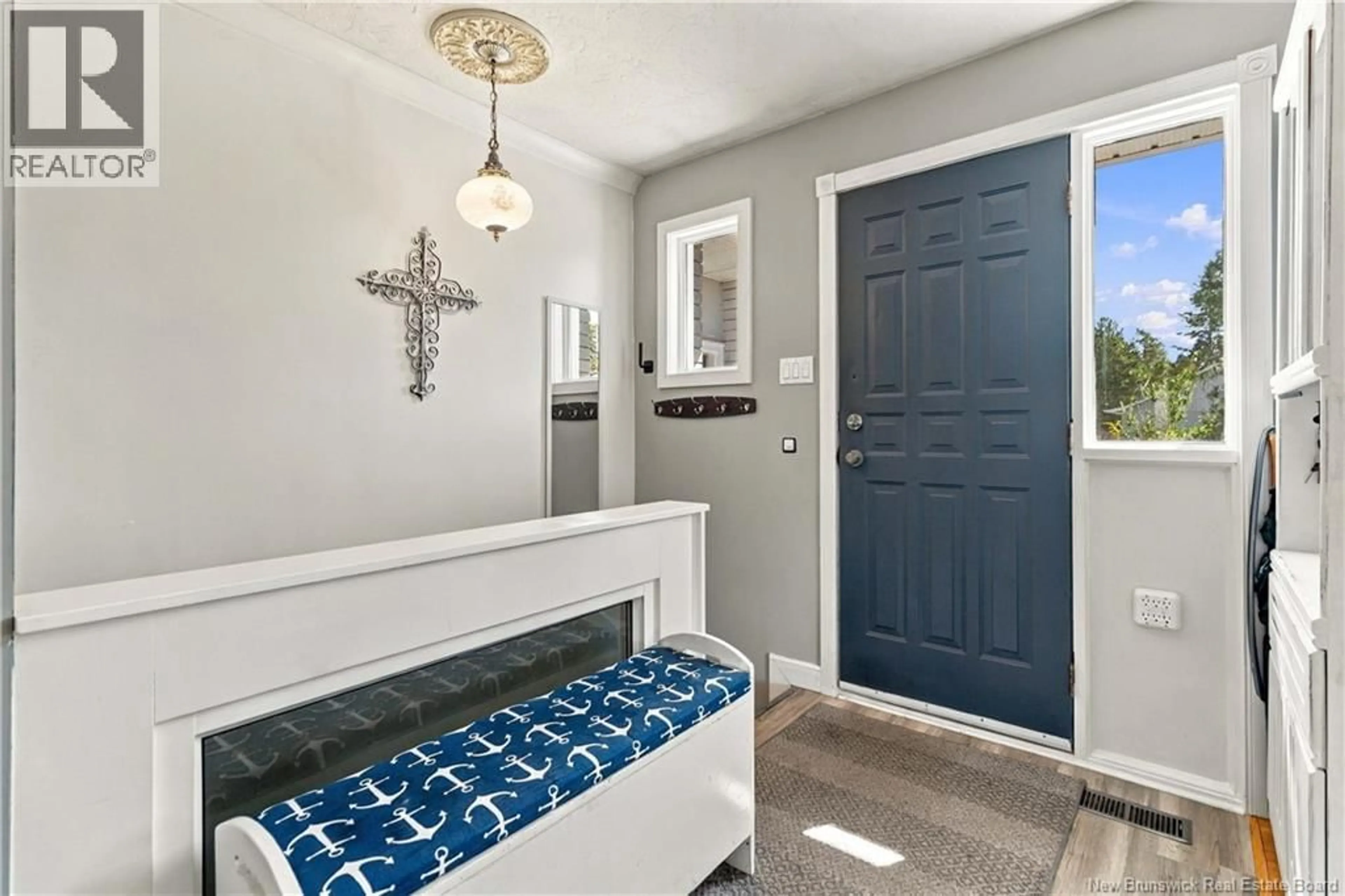 Indoor entryway for 35 DE LA BRECHE, Grand-Barachois New Brunswick E4P7B5