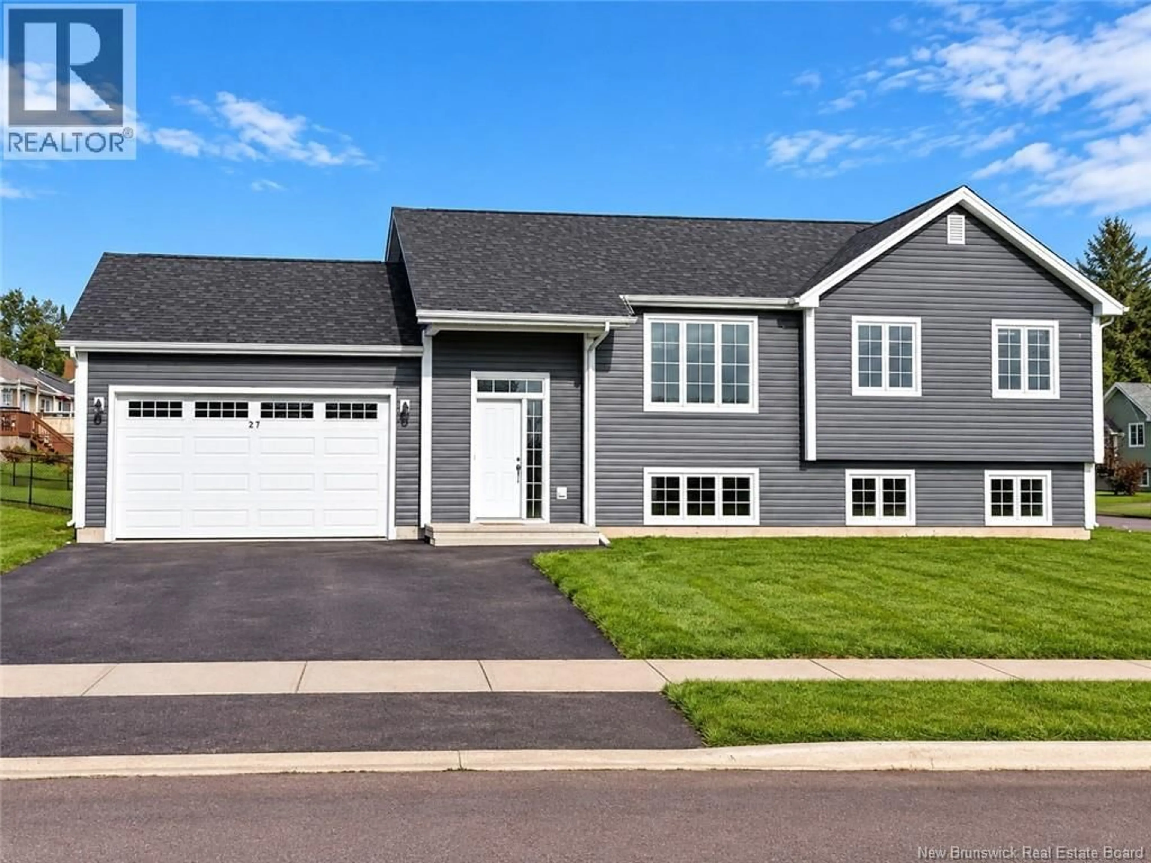 Home with vinyl exterior material, street for 27 CUMBERLAND, Moncton New Brunswick E1G0Z9