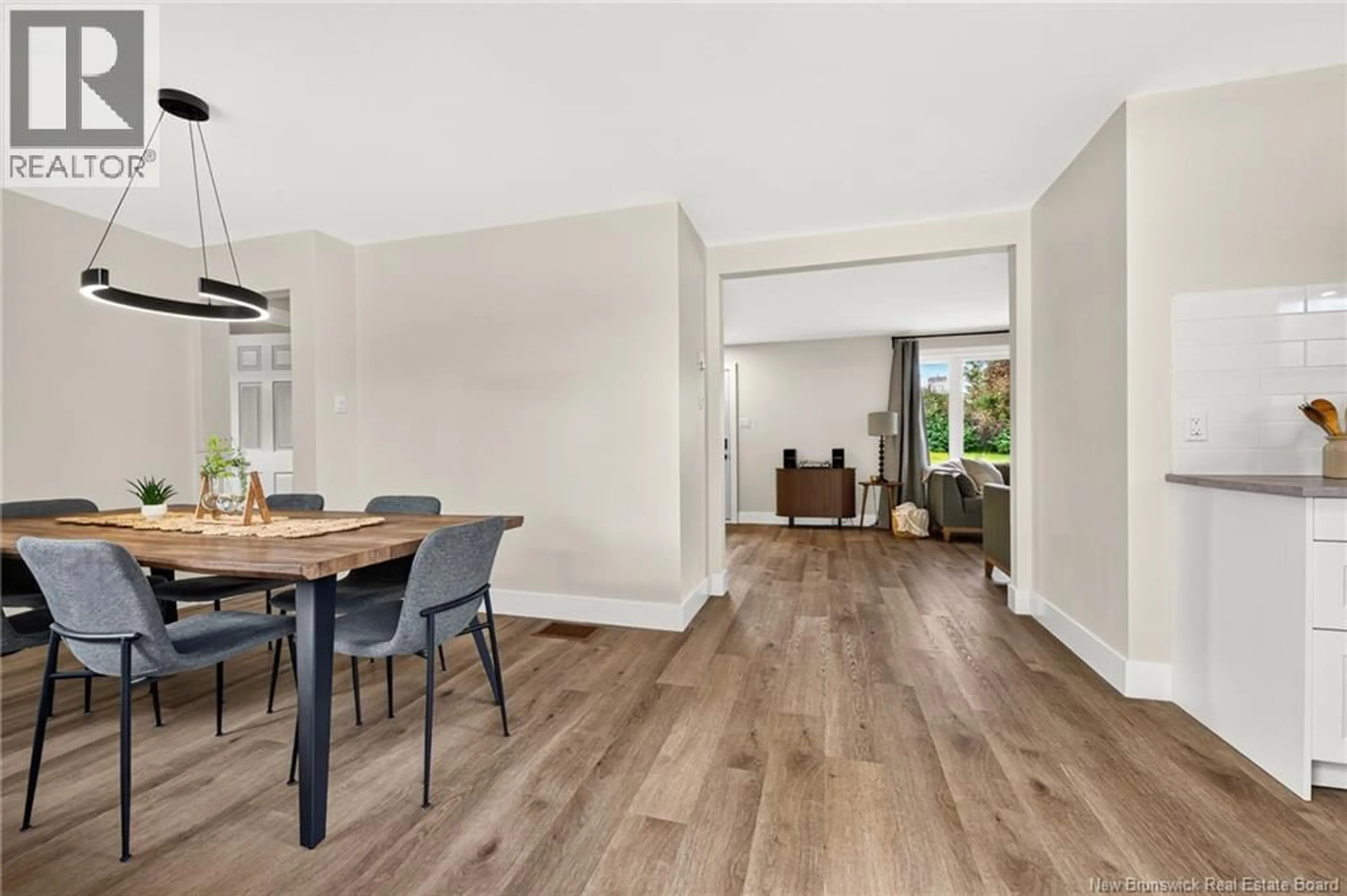 Dining room, wood/laminate floor for 10 KINGSWAY CRESCENT, Moncton New Brunswick E1G1G4