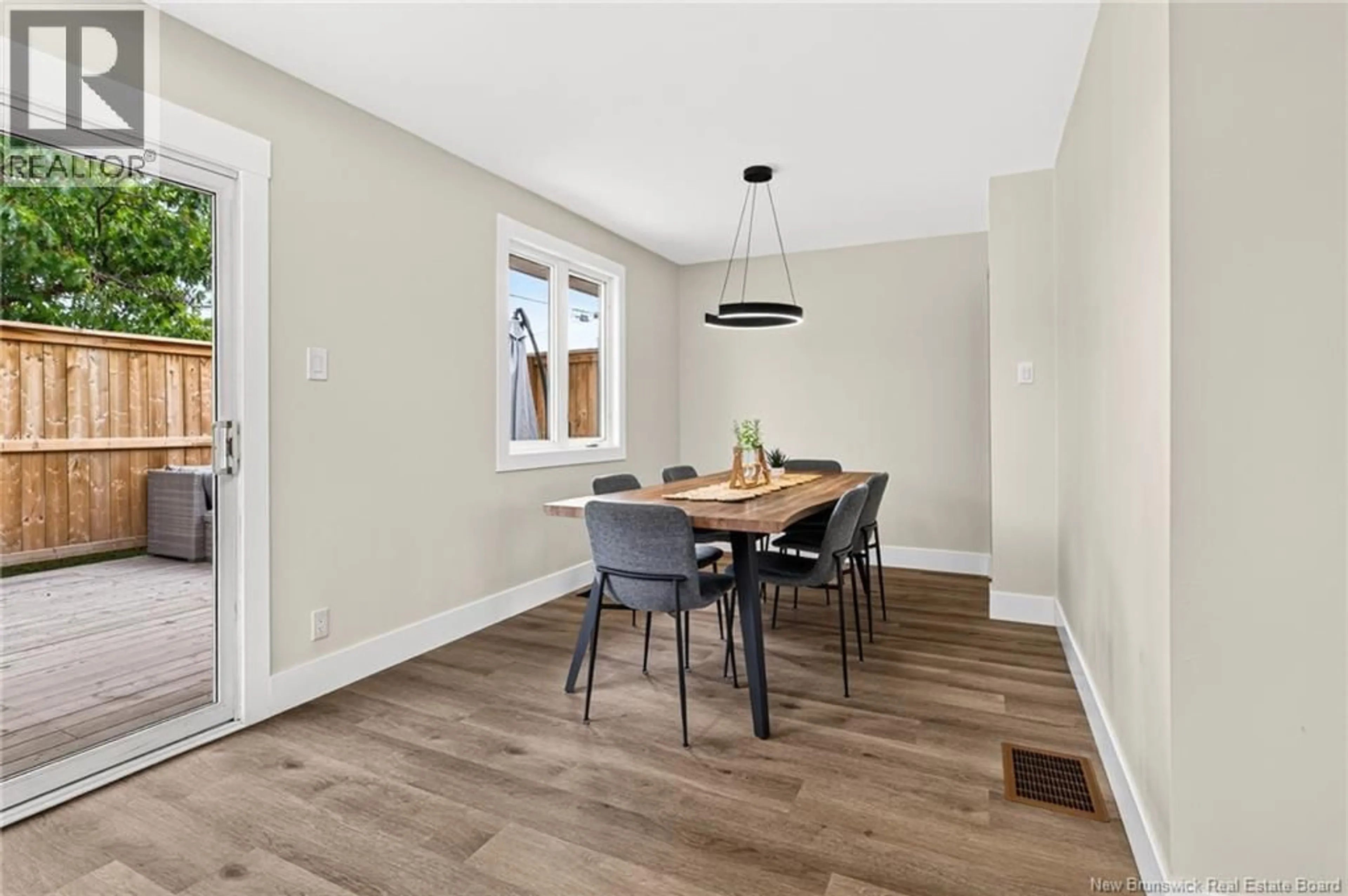 Dining room, wood/laminate floor for 10 KINGSWAY CRESCENT, Moncton New Brunswick E1G1G4