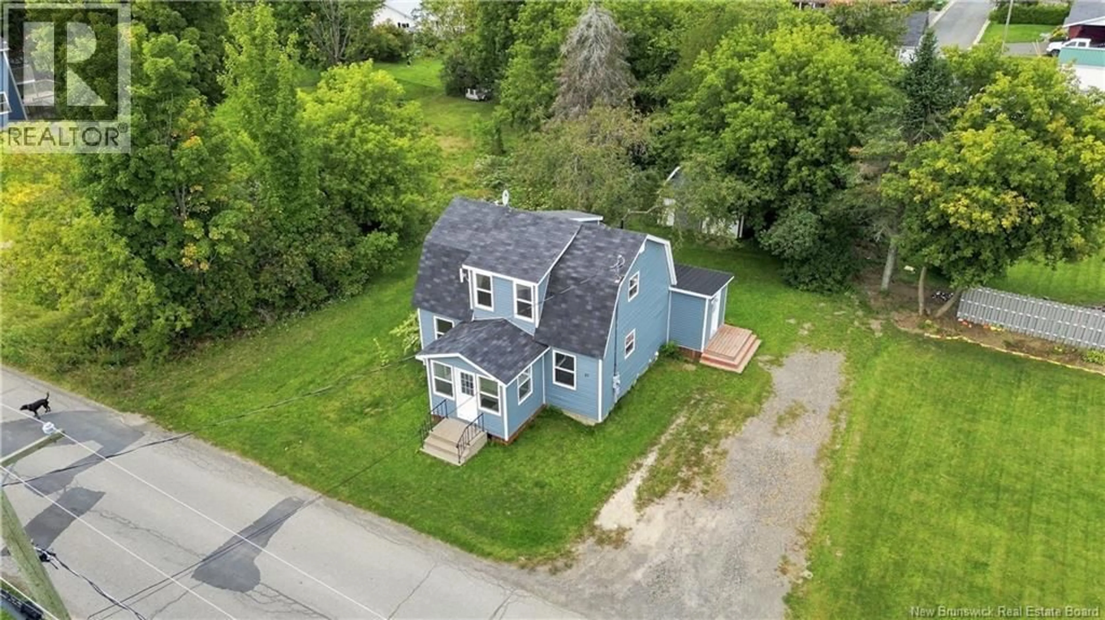 A pic from outside/outdoor area/front of a property/back of a property/a pic from drone, street for 43 HILLCREST AVENUE, Hartland New Brunswick E7P1M7